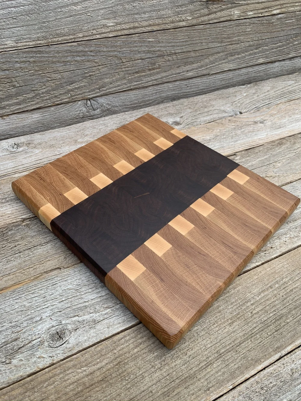 End-Grain Cutting Board — Six Eight Woodworks, image size:1000x1333