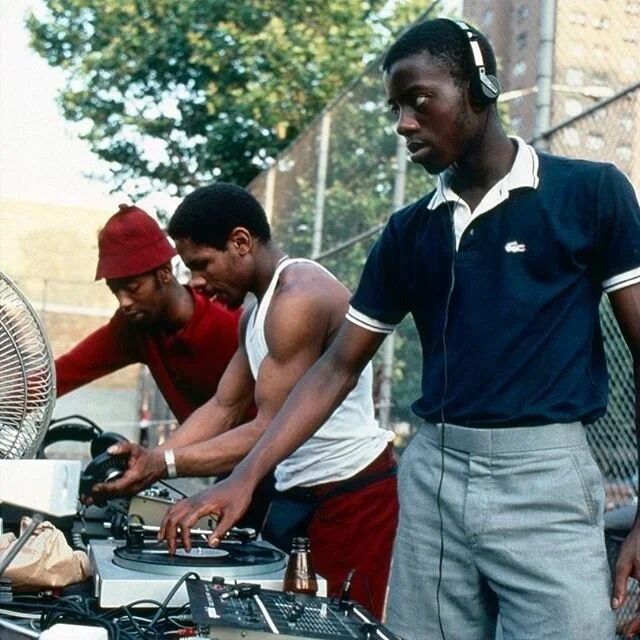 Henry Chalfant, Dez, Gman, and Friend Prepare for a Park Jam, 144th and 3rd Ave., The Bronx, 1984. © 2018 Henry Chalfant
