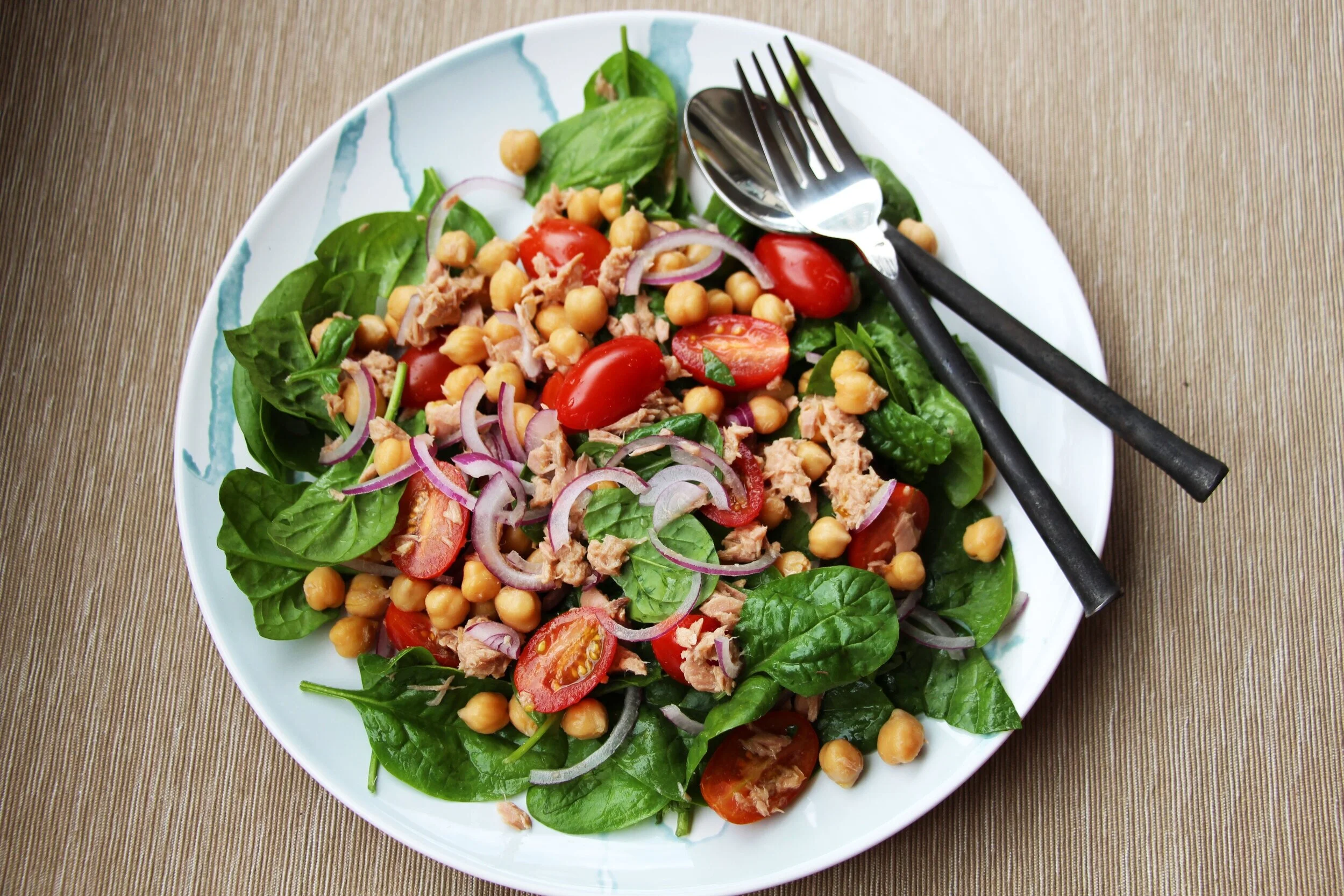 Zesty Tuna, Chickpea and Tomato Salad