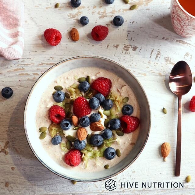 WARM OATS// So the weather has started to change and waking up in the morning to a warm bowl of comforting oats seems so much more tempting.

Oats are a great source of both soluble and insoluble fibre perfect for blood glucose control and feeding ou