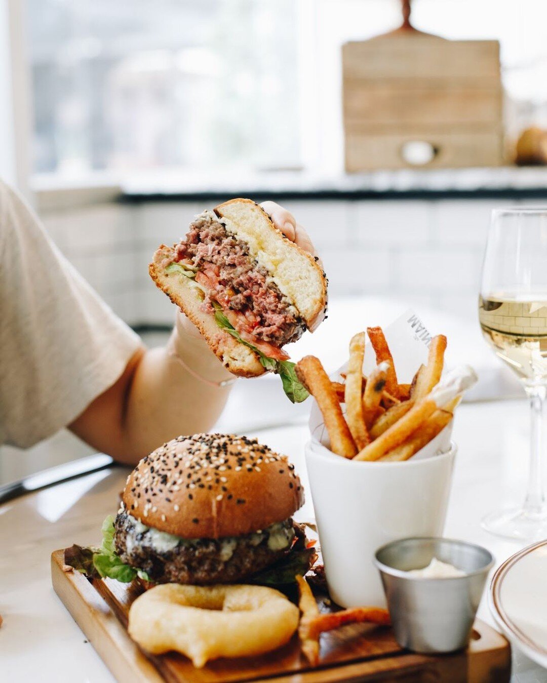 Meat your heart out with a satisfying MAINE burger! 

#TheMAINE #TheMAINEDXB #oysterbar #TheMaineBusinessBay #dubaifoodies #TheMAINEOysterBar #dubairestaurants #TheMAINEStudioCity #mydubai