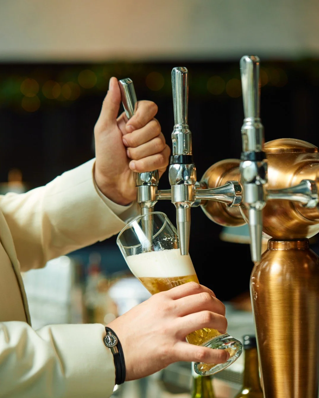 Come in for a cold one! 🍺 Our draught beers are the ultimate refreshment.

 #TheMaine #TheMaineDXB #dubai #dxb