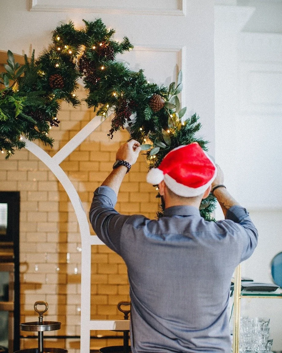 The stage is set for festive get-togethers, xmas parties and events. Join us at The Maine Oyster Bar &amp; Grill, JBR.

 #TheMAINE #TheMAINEdxb #dubai #dxb #christmas #festive #themaineoysterbar #jbr