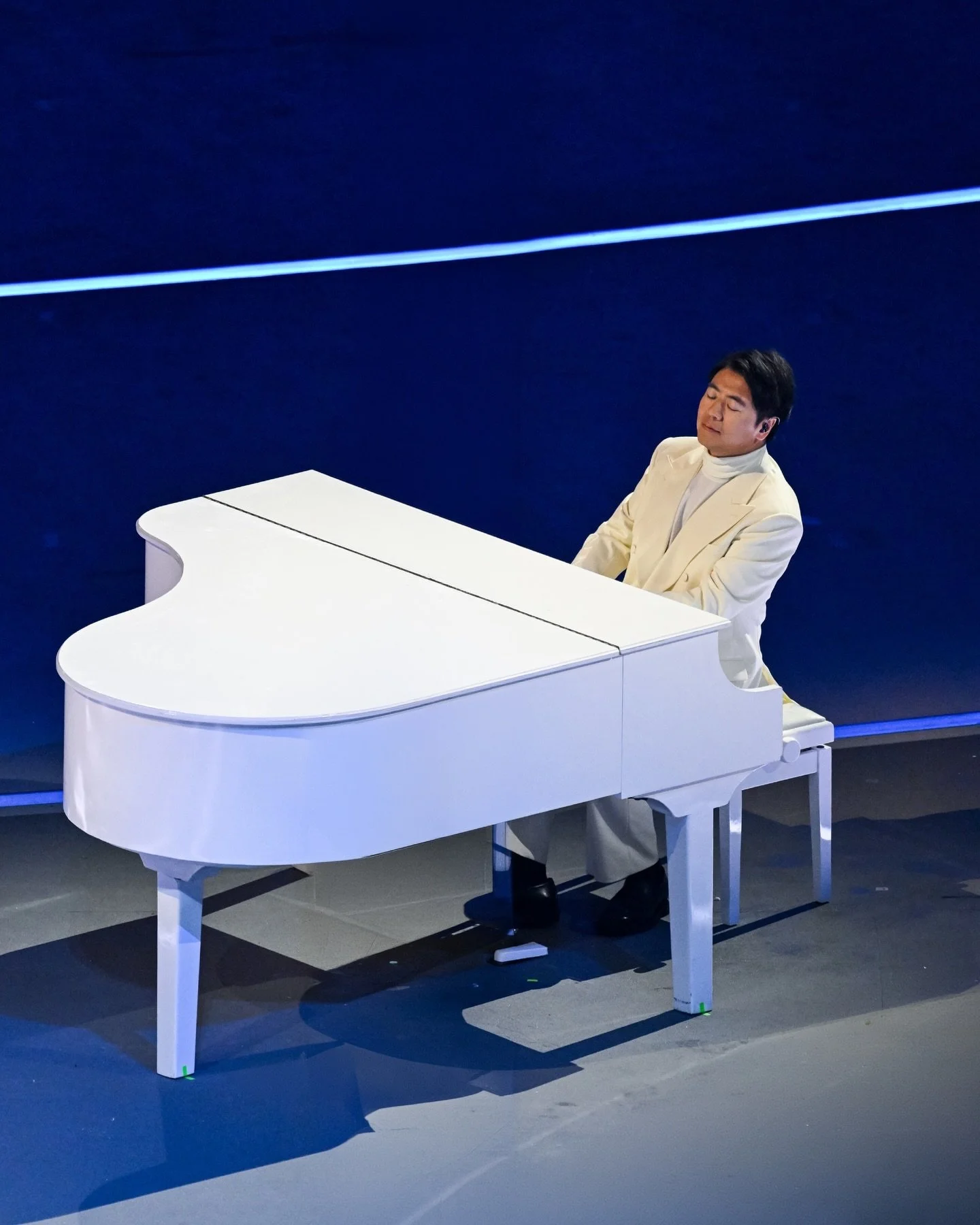 Some moments from the @milanocortina2026 opening ceremony! With thanks to your support, I have been the first pianist to perform at the opening ceremony of the summer and winter @olympics - what an honour! ❤️
