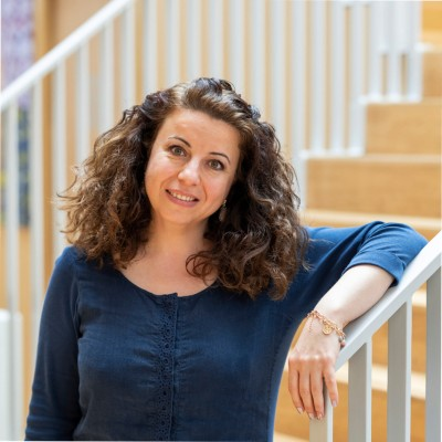 Tahira Kadi, Content