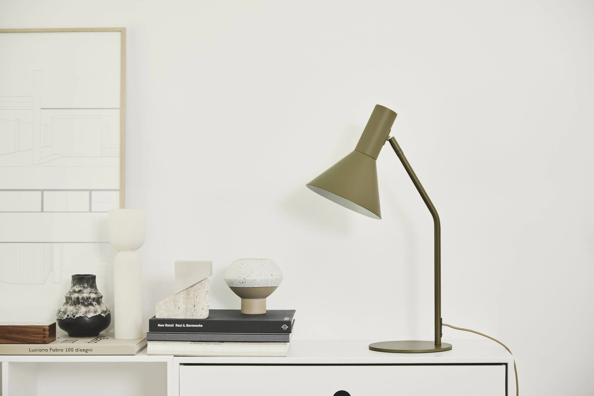 Lyss table lamp matt green4.jpg
