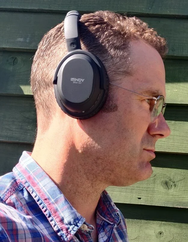  Noise cancelling headphones could help with concentration. 