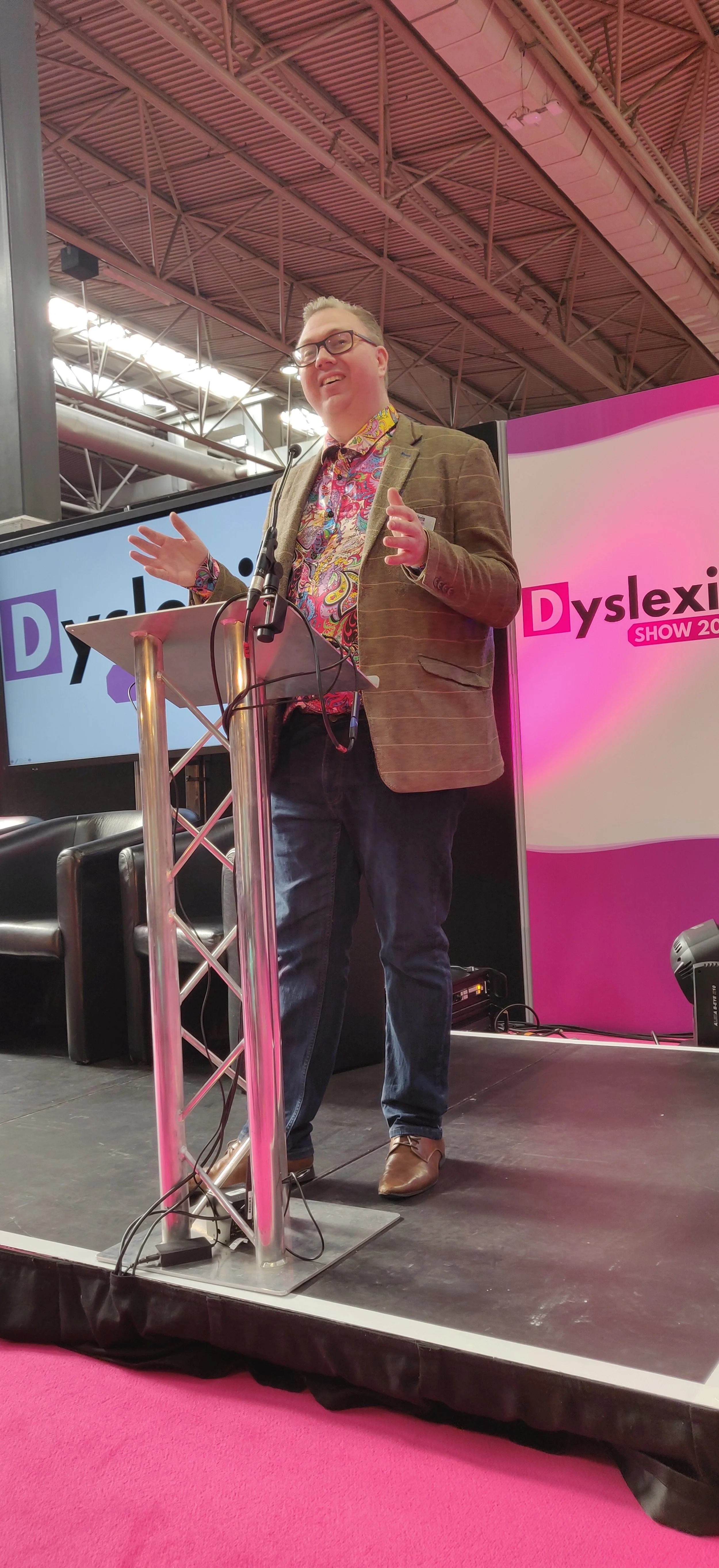 Arran Smith addressing delegates at The Dyslexia Show 2022. 
