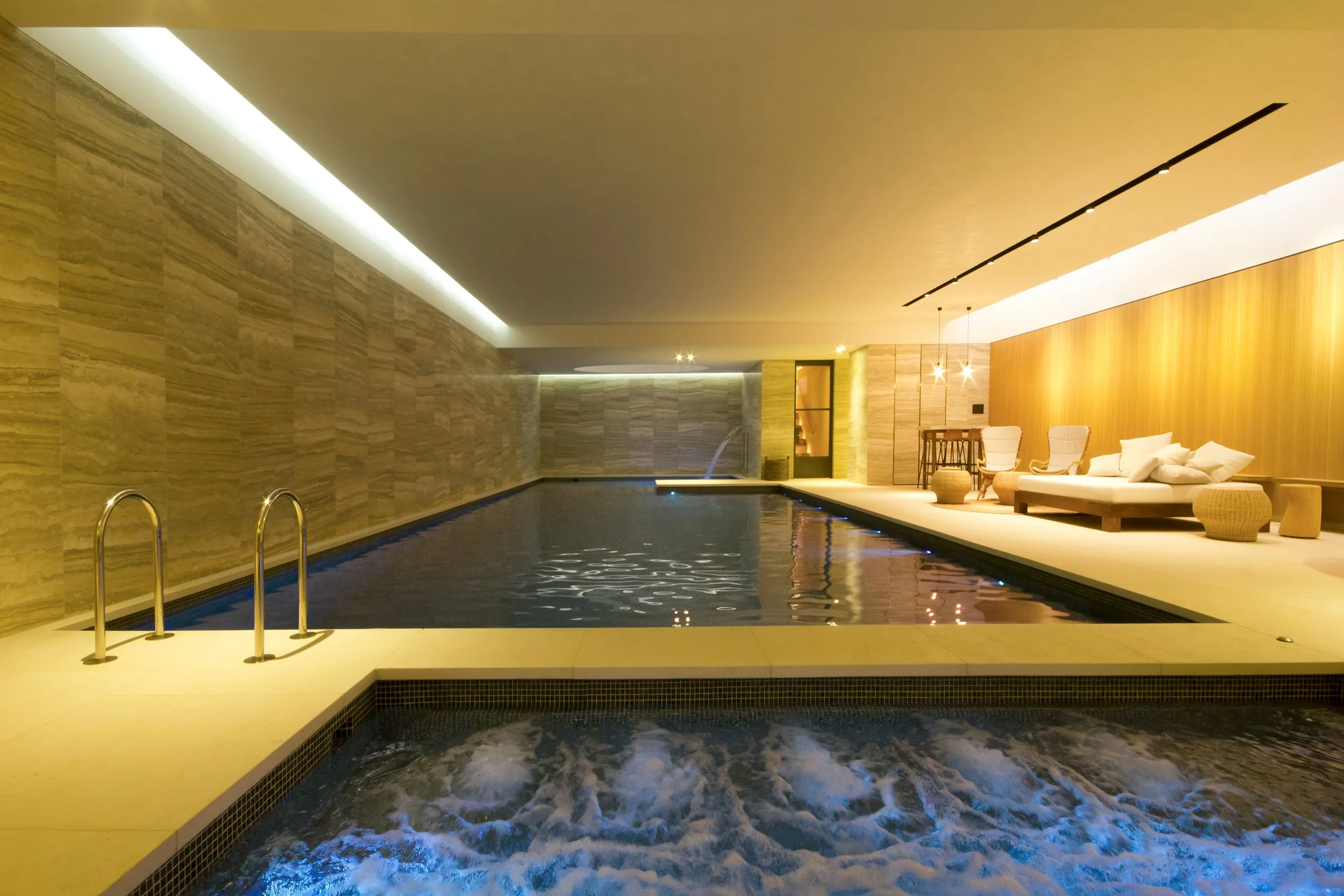 001_1c_Addison Crescent Pool.jpg