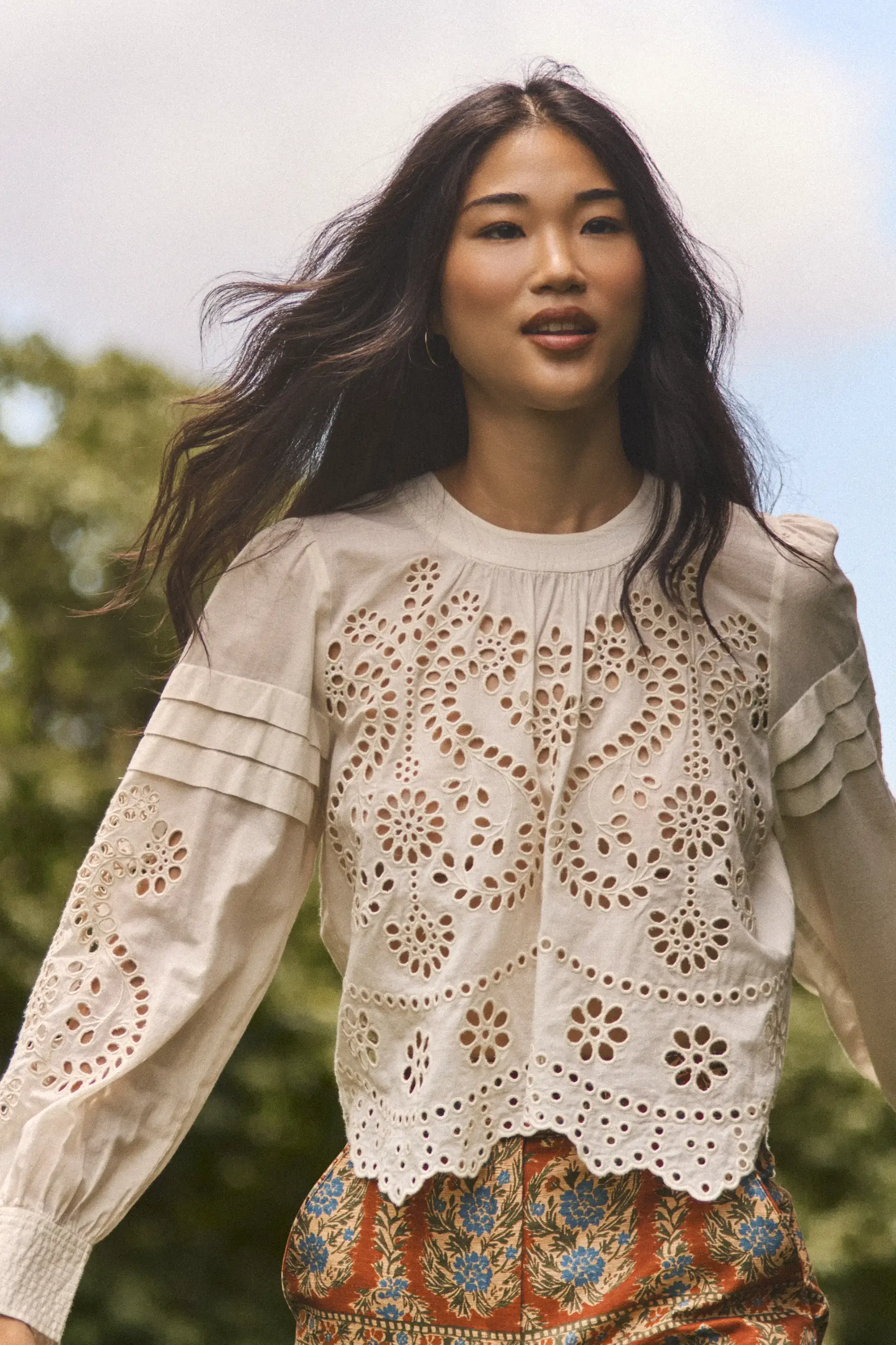 JenniferTop-Ivory-JunoPant-AmberGlenBrown-Fall2026-HunterBellNYC-8-resized.webp