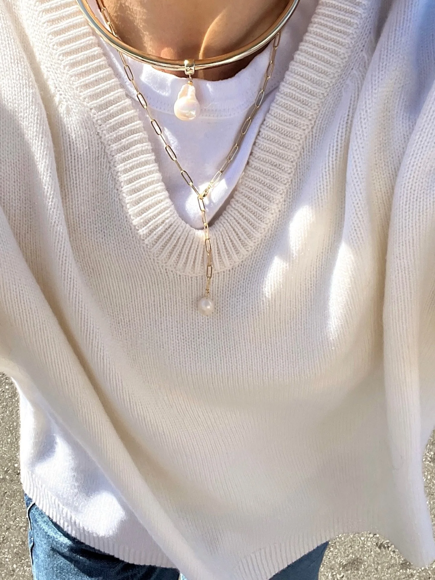 clutching our pearls - because @thatch.jewelry is back in stock !!! how will you style yours?