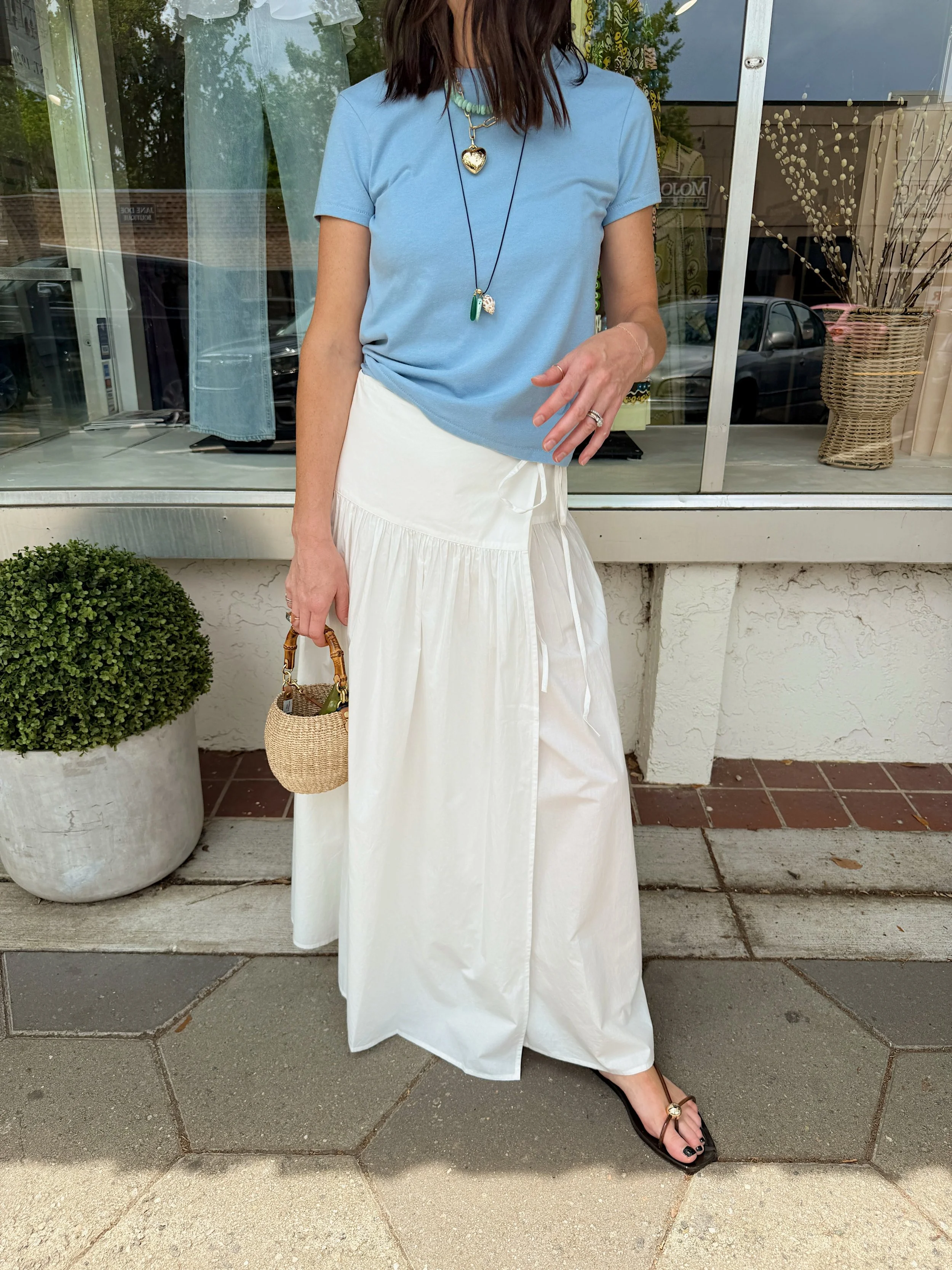 poplin maxi skirt, favorite tee, mini bag, lots of jewels = the summer formula on repeat 🐚
