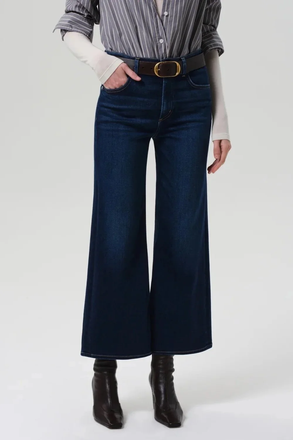 2251-1691_LYRA_CROP_CLEAN_HEM_DAKOTA_0450_web.jpg.jpg