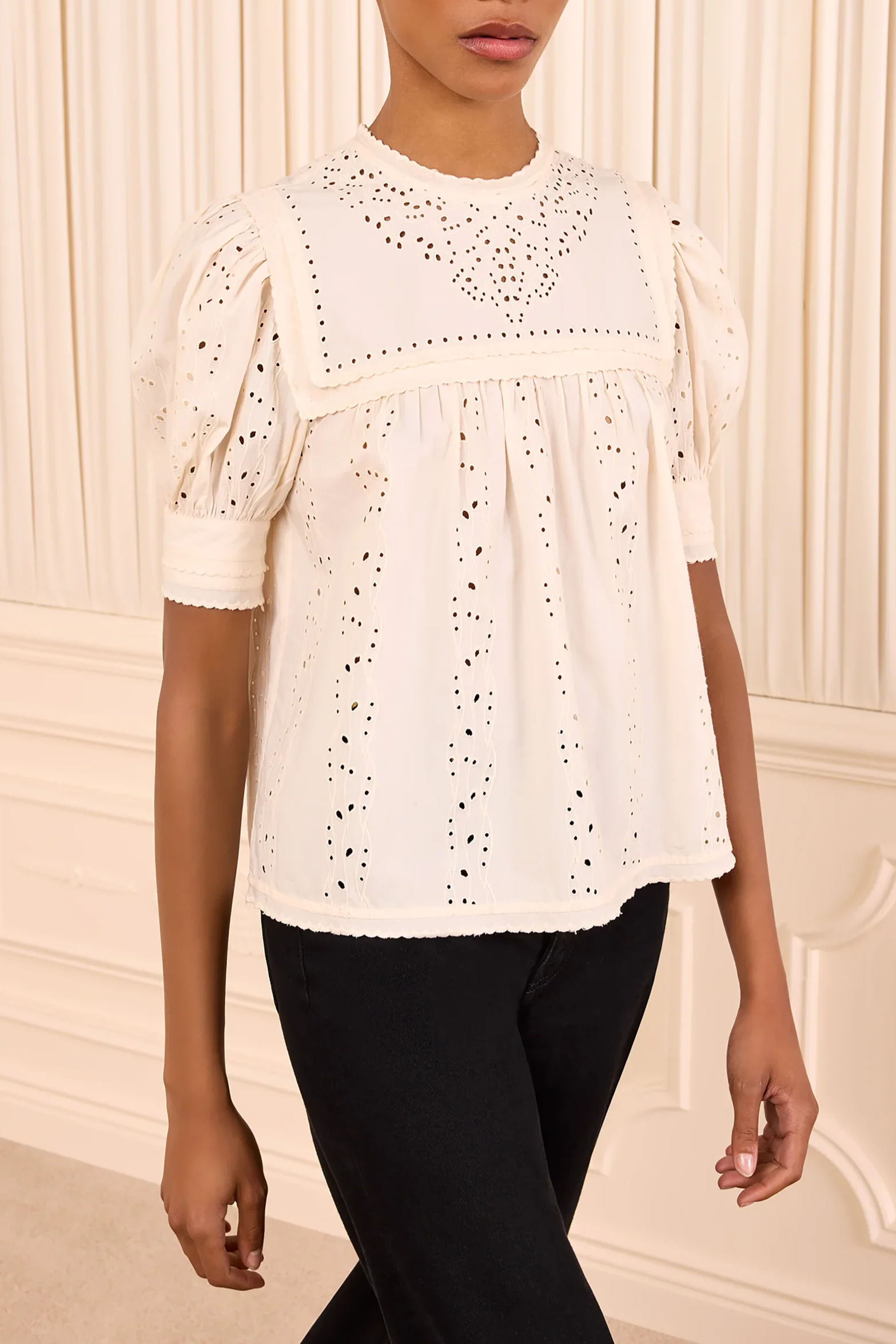 ULLAJOHNSON_UnaSSCottonTop_FA260225_PEARLEDIVORY_NEW_01_Main.jpg.png