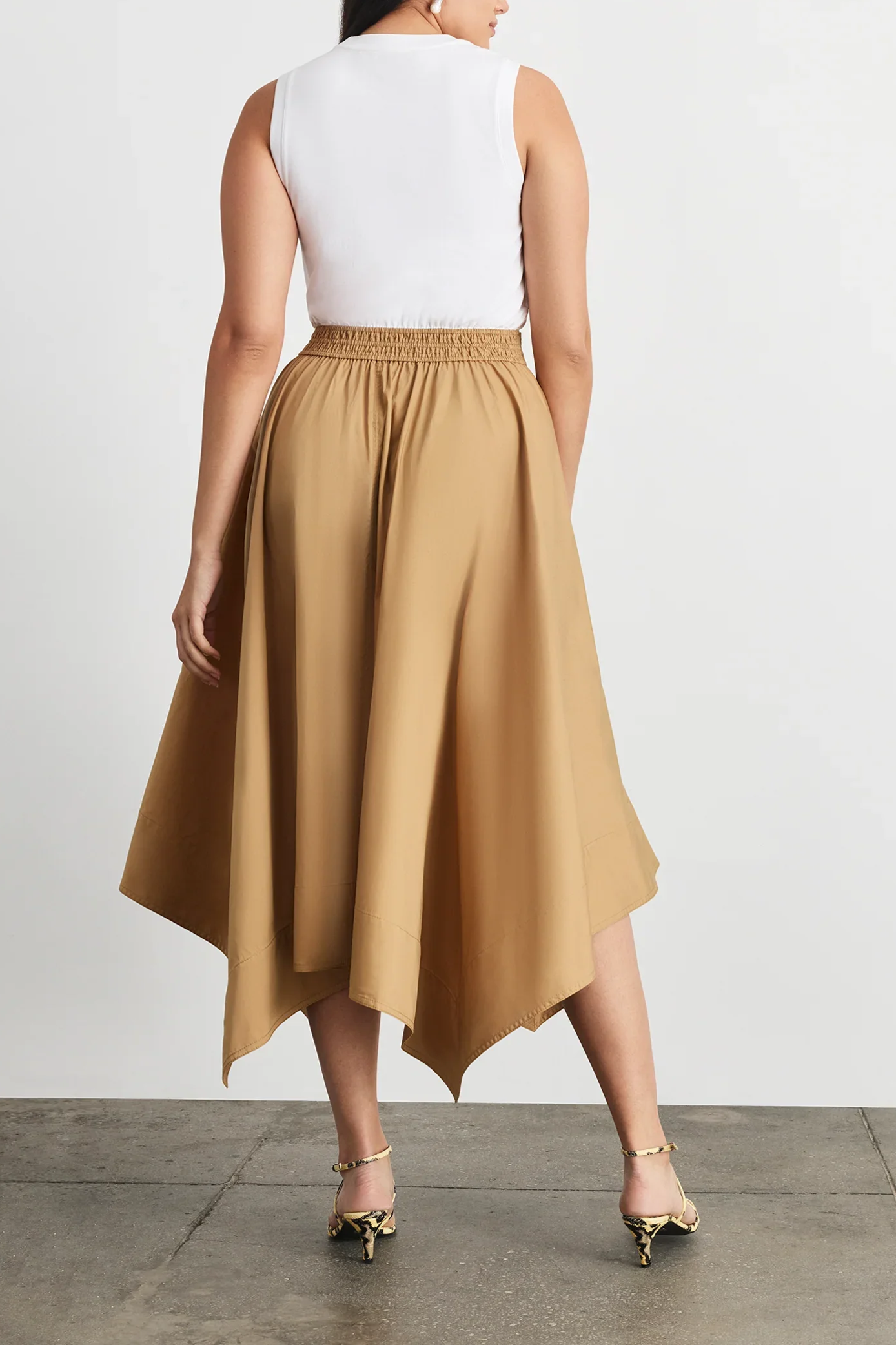 CORNELIA_DRESS_TAN_WHITE_EXTENDED_061_787da0fa-540f-4d52-9261-b3980cbb0471.jpg.png