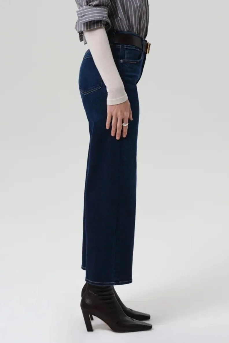 2251-1691_LYRA_CROP_CLEAN_HEM_DAKOTA_0456_web.jpg.jpg