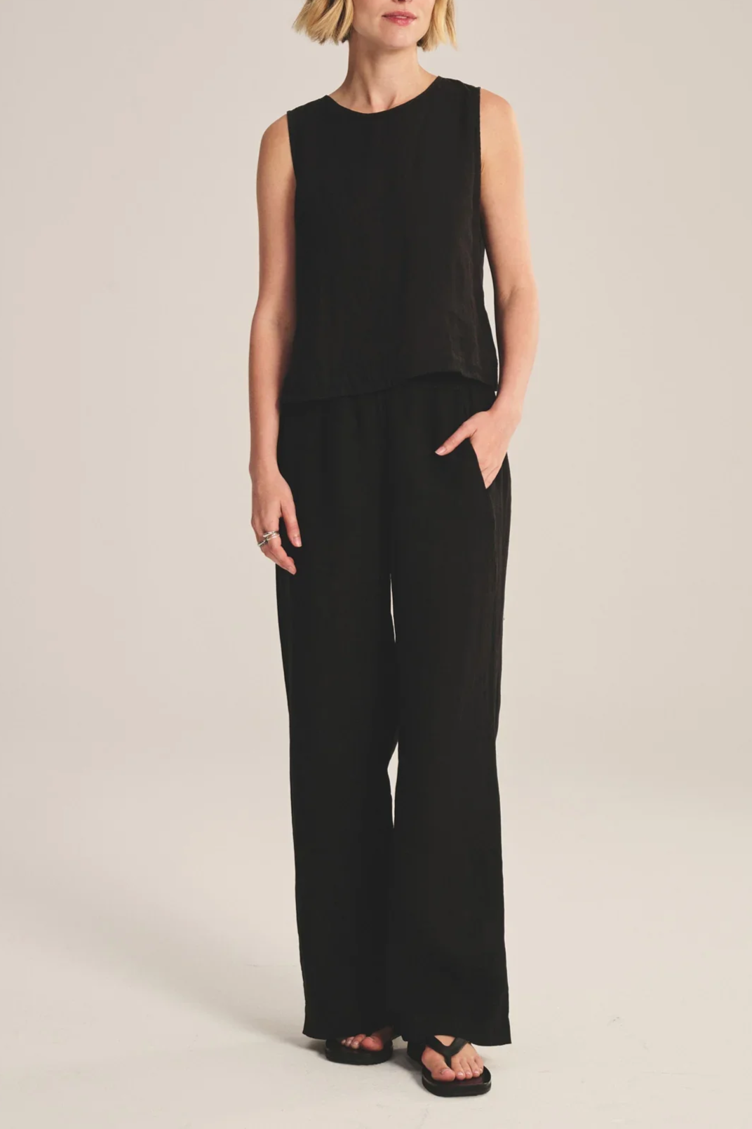 lola03-black_001.jpg.png