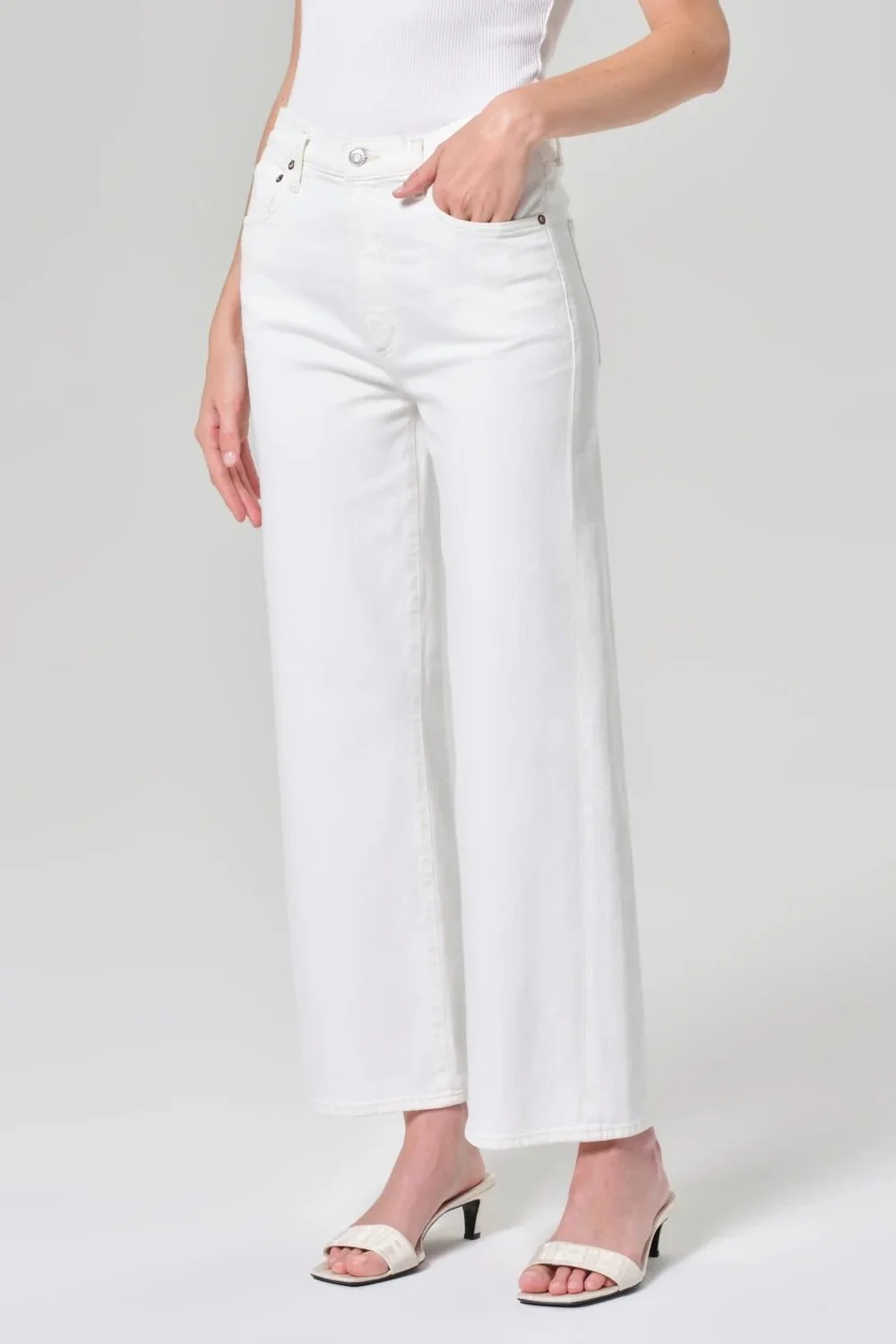 A9153-1085_HARPER_JEAN_WHITE_WASH_0110_web+2.14.05+PM.jpg