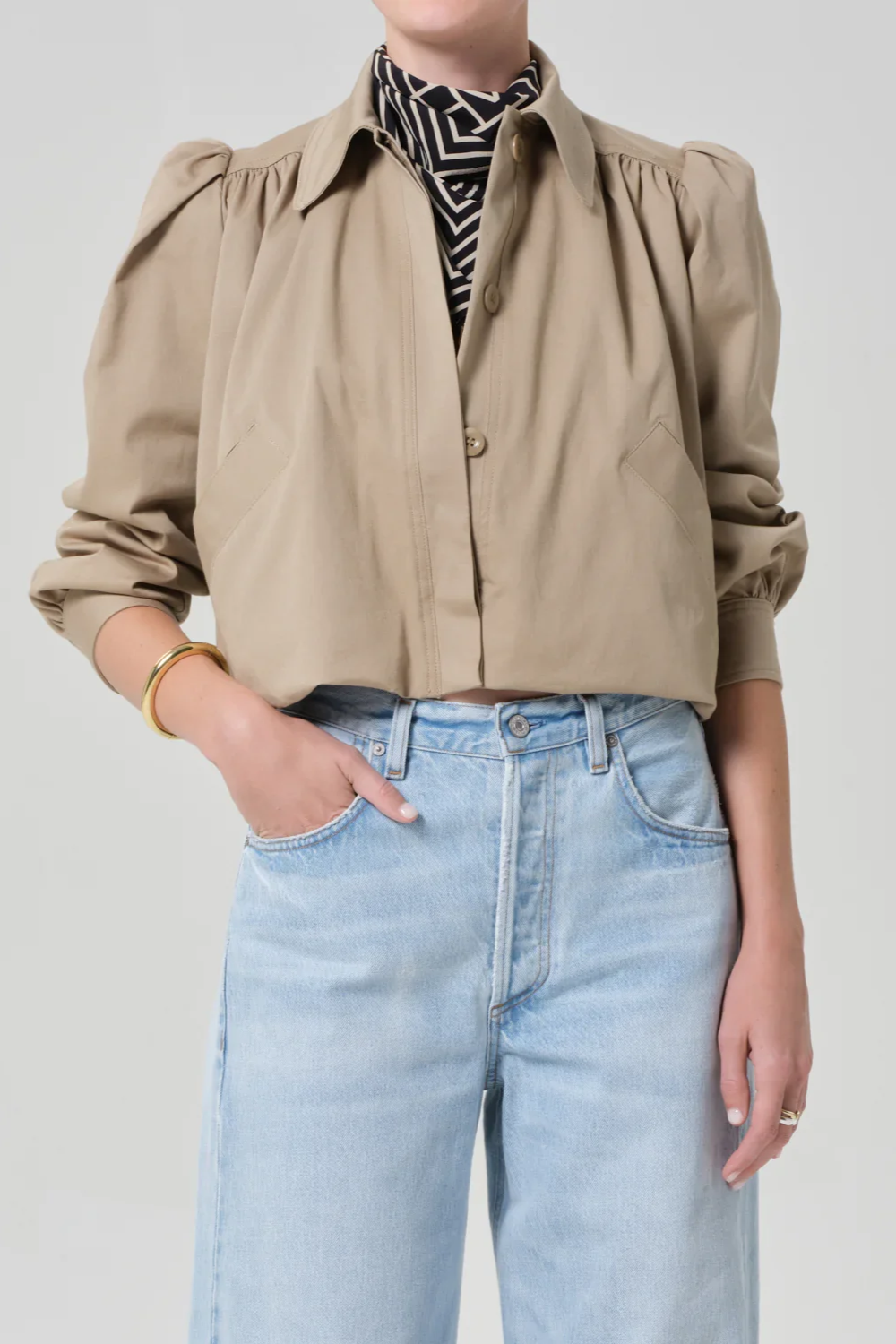 5183-1355_EVERLY_SHIRRED_CROP_JACKET_CATALINA_1069.jpg.png