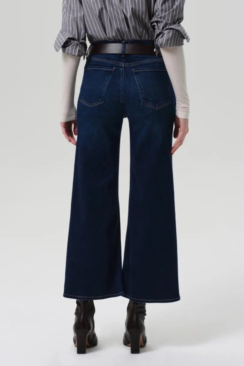 2251-1691_LYRA_CROP_CLEAN_HEM_DAKOTA_0462_web.jpg.jpg