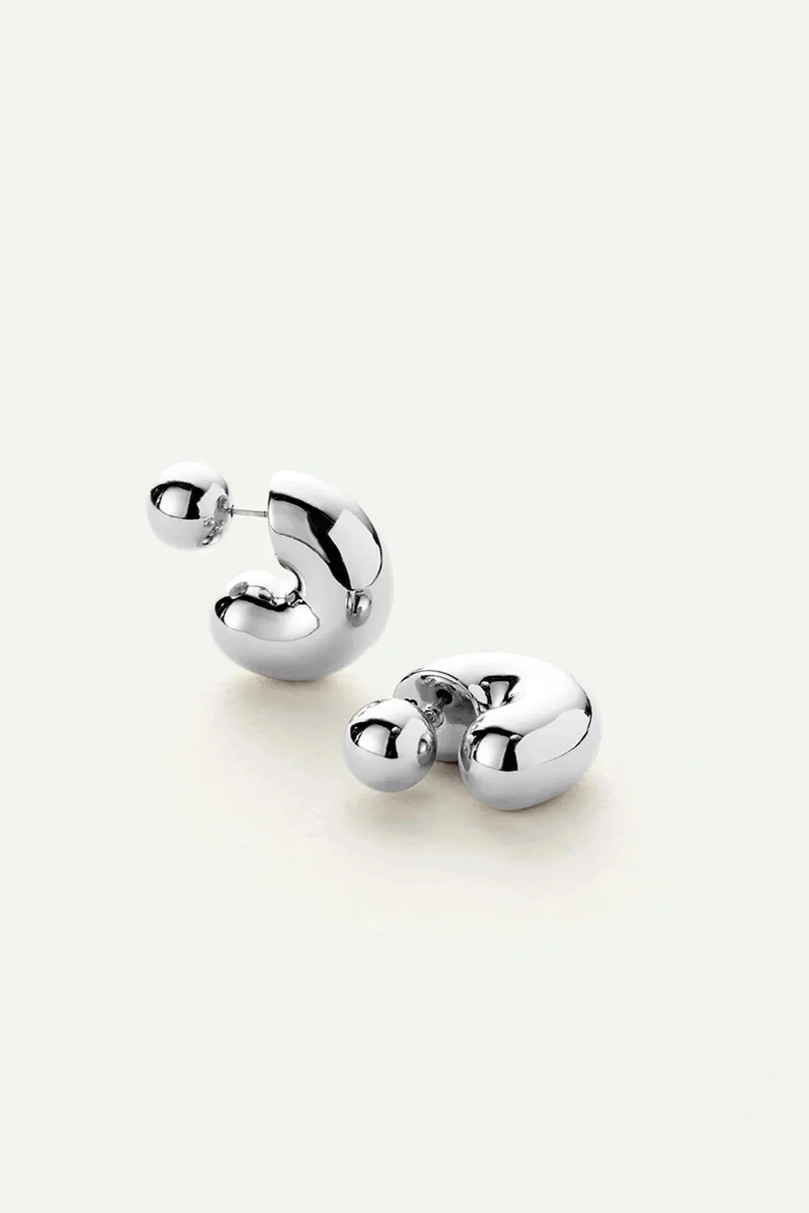 TomeHoopsMediumEarrings-Silver-3_af087293-c2e5-4fea-92f0-b6f654785cee.jpg.jpg