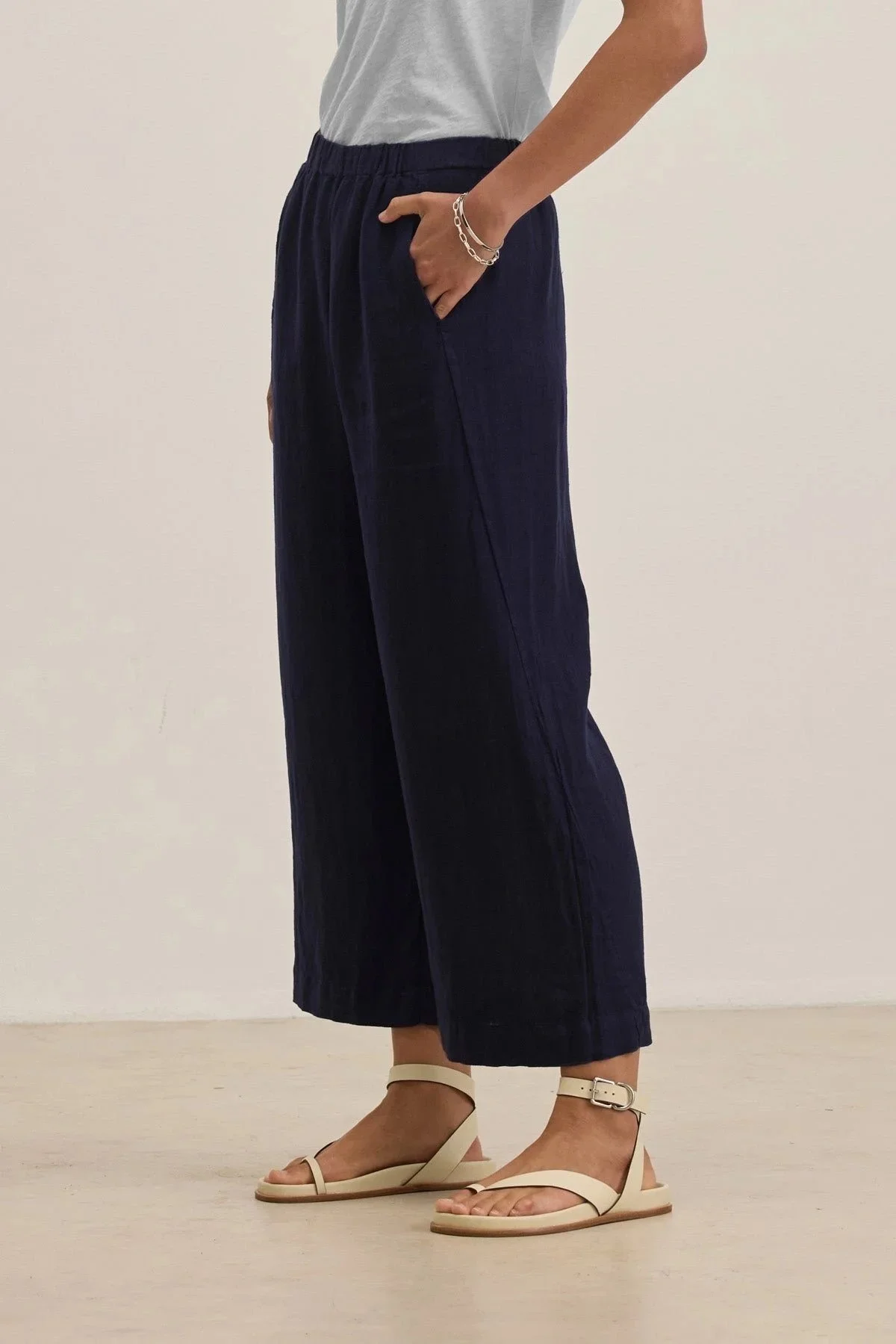 woven-linen-lola03-navy_09159copy.jpg