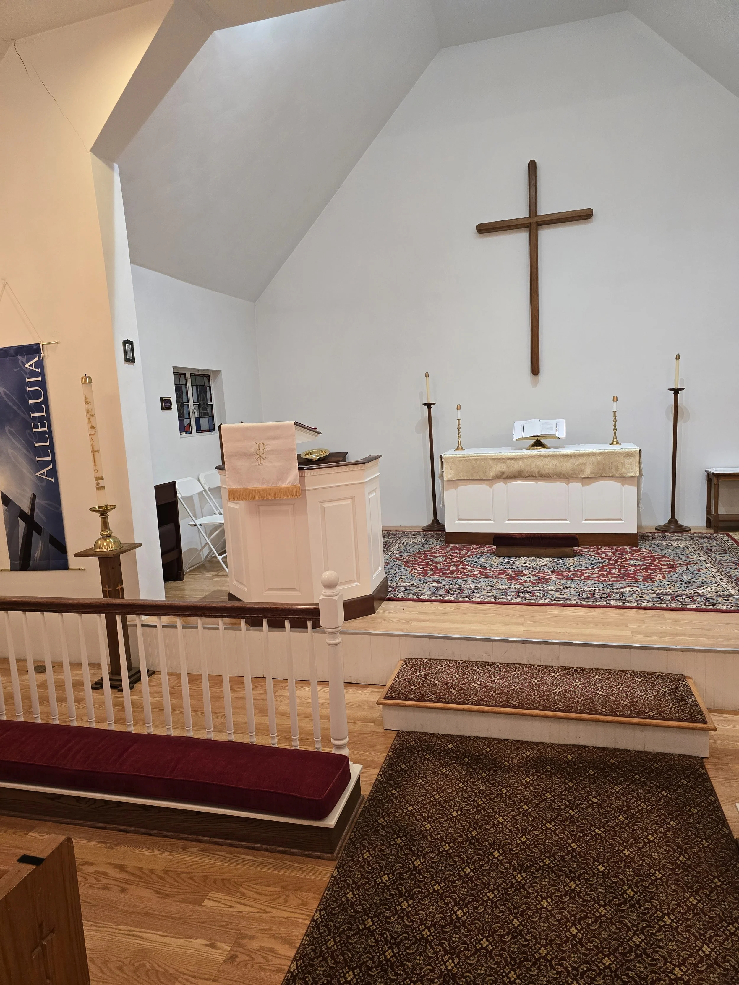 Chancel in White - pulpit side - 4-9-2026.jpg