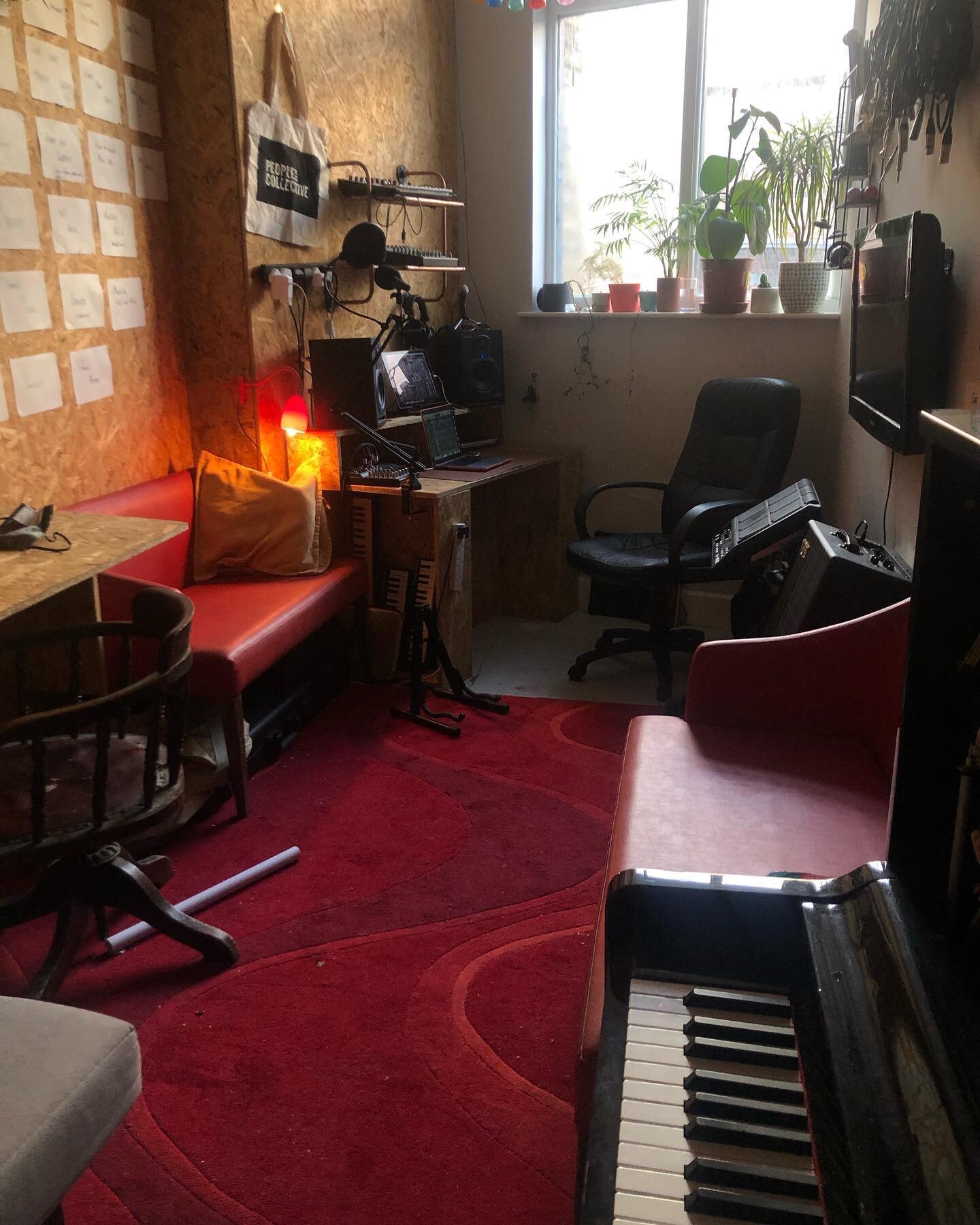 After years of working in my attic I&rsquo;m so excited to have moved into my new studio @printworksmargate 
@brigitteaphrodite and Sappho love it too ❤️❤️
#newmusic #newstudio