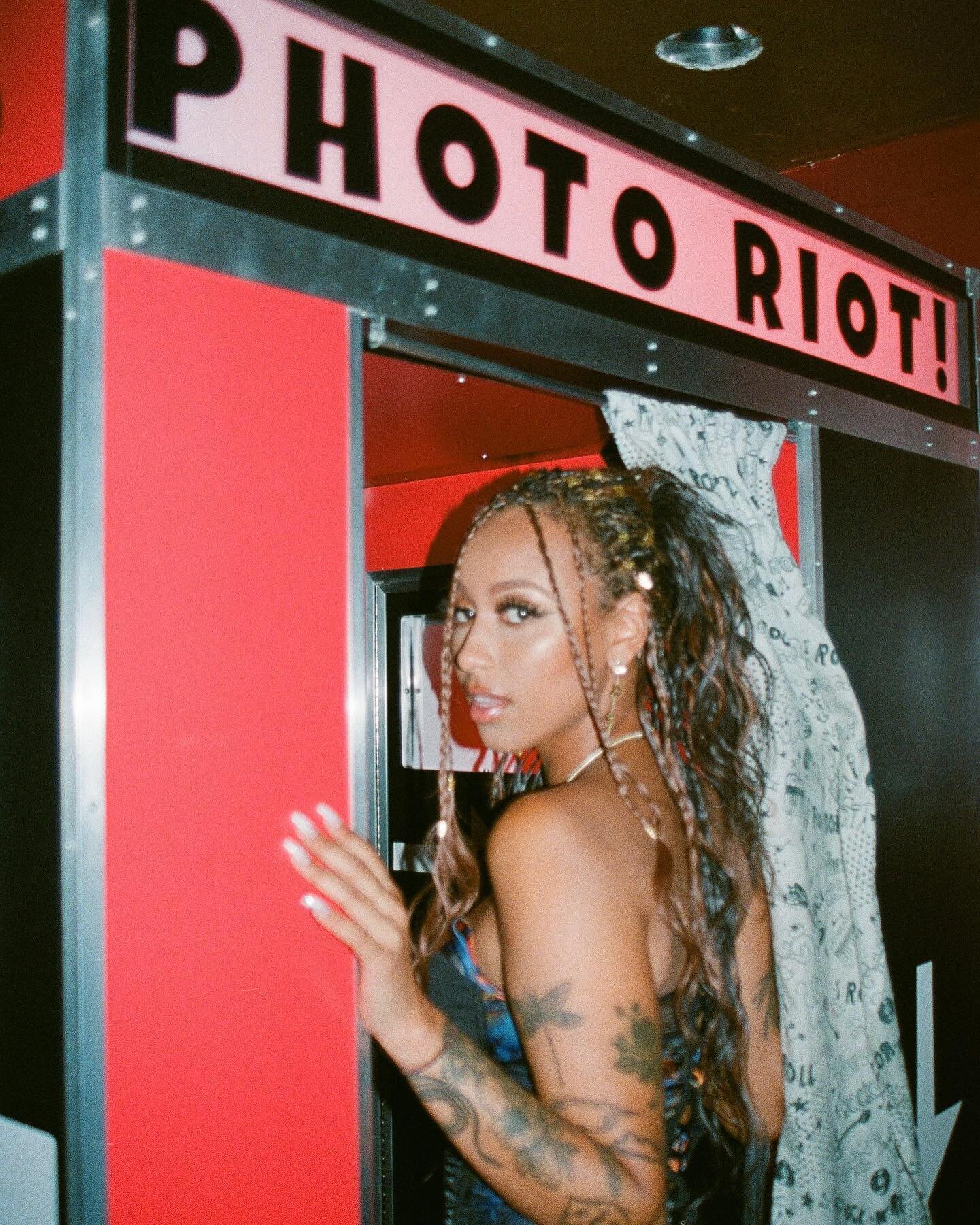 jasmine @ justine skye on film by me