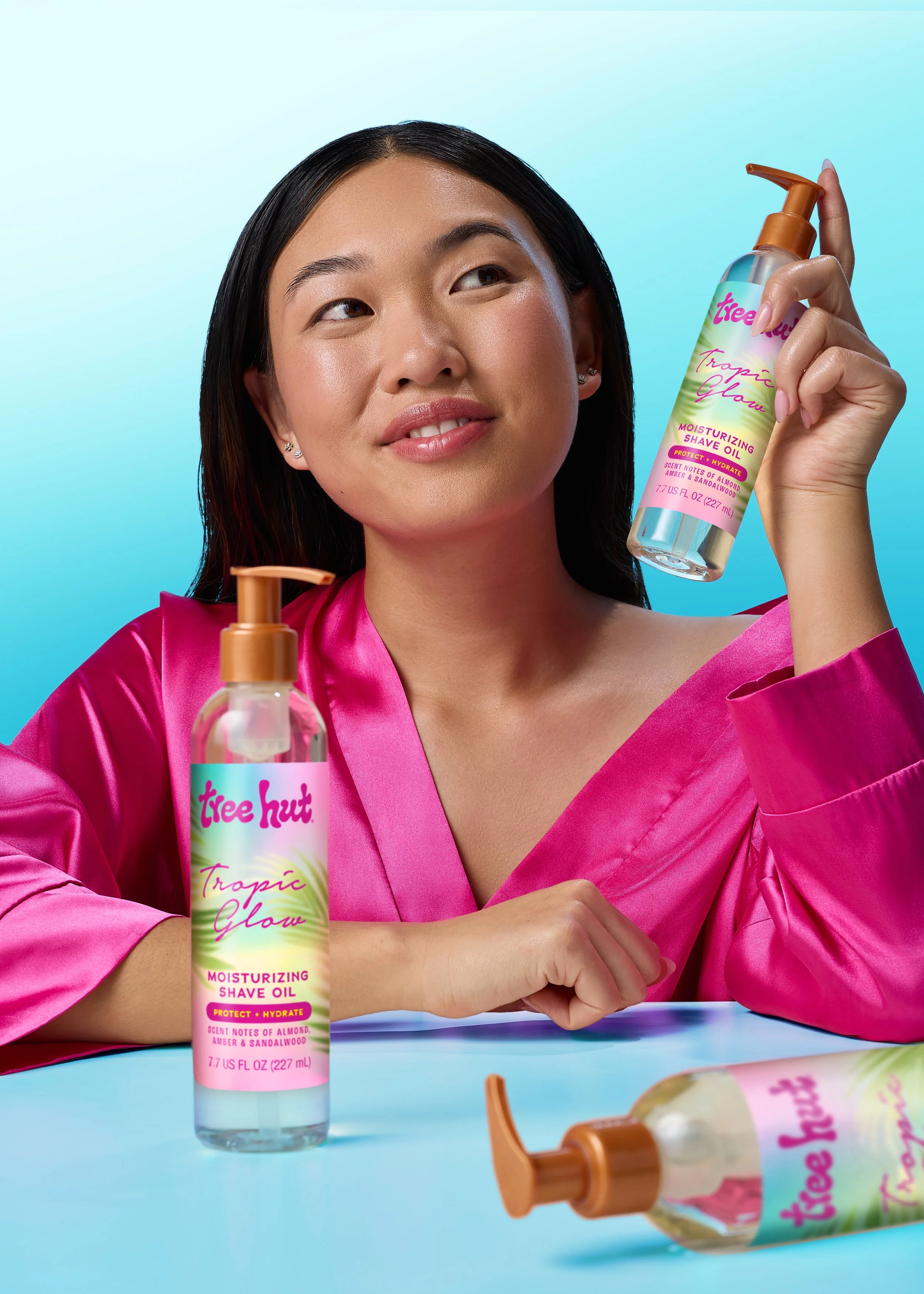 TH_CoreRebrand_TropicGlow_ShaveOil_InHand_0904_5x7.jpg