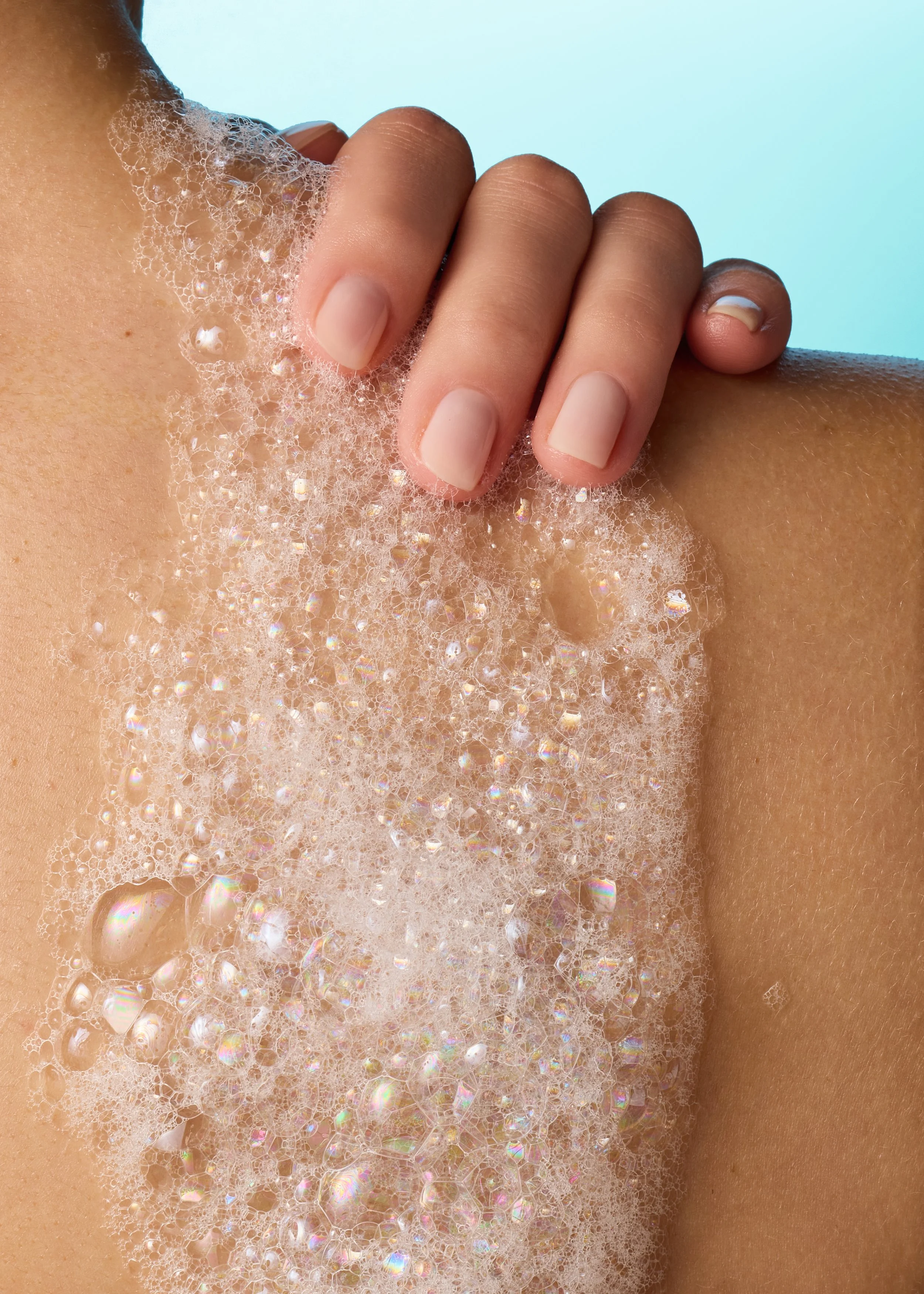 TH_CoreRebrand_CinnamonDolce_NewAisle_FoamingGelWashWPump_OnBody_0153_5x7.jpg