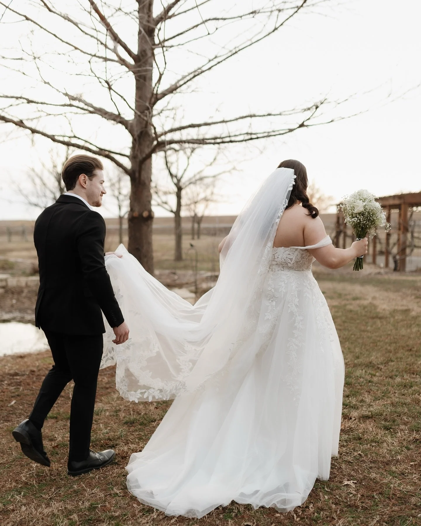 Abbey + Raydn Case 

your day was a fairytale! 

Venue - @prairiehillvineyard 
Photographer - @jubileeopalphotography 
Planner - @anchoreventsllc 
Caterer - @rentthechefcatering 
Hair - @hairbymakenna_lee 
Makeup - @makeupbymariahocker 
DJ - @vitalen