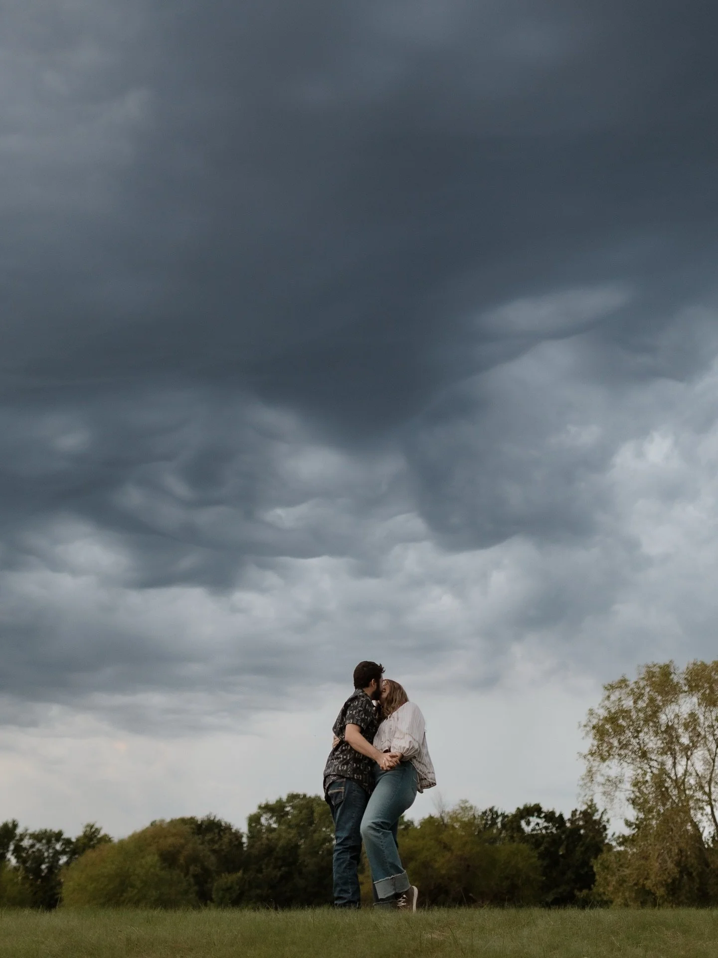 The skies during this session were unreal,  we had about 5 photos with the sun then the rest with these skies!!! And of course we had to stop and take them in!!
&bull;
&bull;
&bull;
&bull;
&bull;#western #westernphotography #westernengagement #fyp #h
