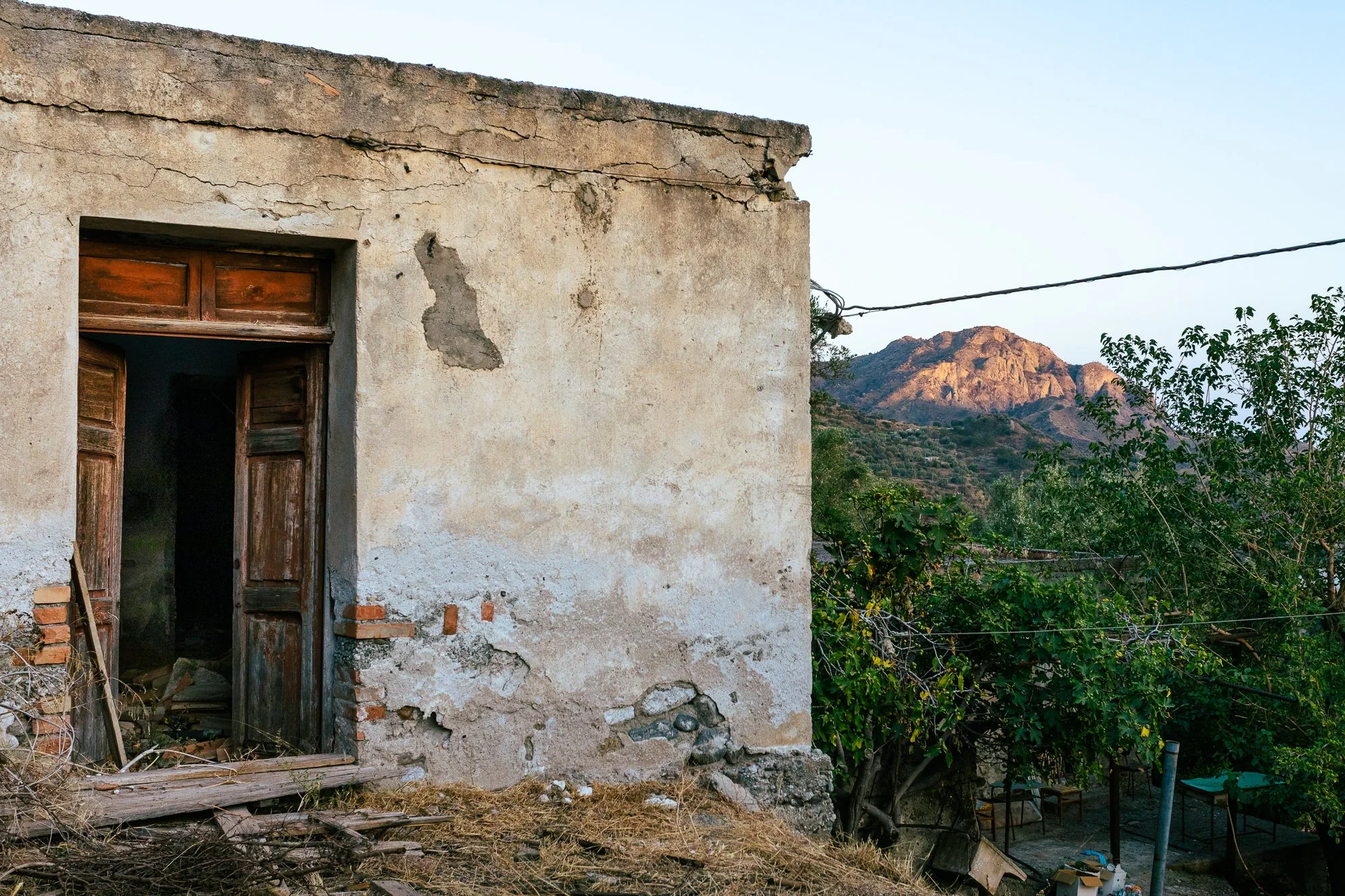 04_Abandoned house_Grecanico.jpg