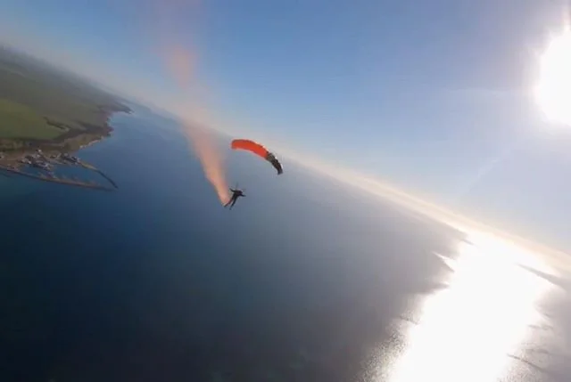 Flyin&rsquo; high ✈️ From a spot by @harry_sanna 💯
.
.
.
#fly #flight #flying #sky #parachuting #skydiving #sport #sports #ocean #film #filmstill #director #cinema #artofvisuals #production #productioncompany #vfx #filmmaker #filmmakers #shots #phot