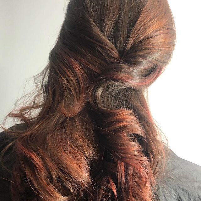 Crimson highlights in that beautiful brown haired lady #spartasalon #spartastylist #njhairstylist #njhairsalon #crimsonredhighlights #crimson #highlights #redkenobsessed #redkencolor #behindthechairstylist #njcolorist #haircolorspecialist #redkentrib