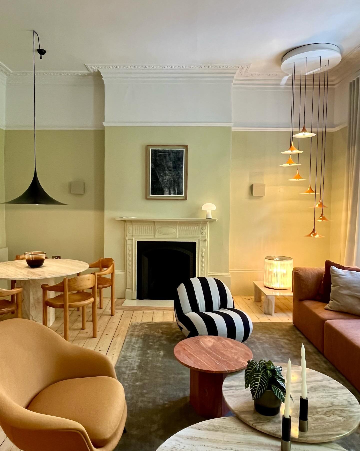 The new London @gubiofficial showroom is a stunner! Set in a gorgeous period townhouse in Clerkenwell it&rsquo;s a feast for the senses. What a space 🙌🏼

~ 
#gubi #gubihouselondon #showroom #townhouse #clerkenwell #interiors #scandinaviandesign #da