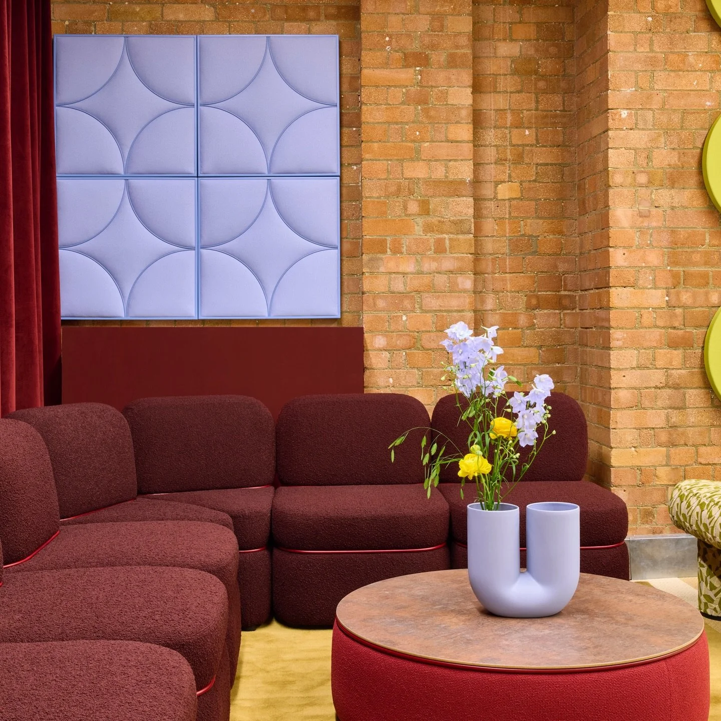 A little Trifle* magic @johansondesignofficial ✨ 

****SWIPE ⬅️TO SEE THE BEFORE****

SHOWROOM LOUNGE CORNER 2

One of four distinct zones within the showroom &mdash; this lounge corner pairs sophisticated burgundy with grounded olive green to tie wi