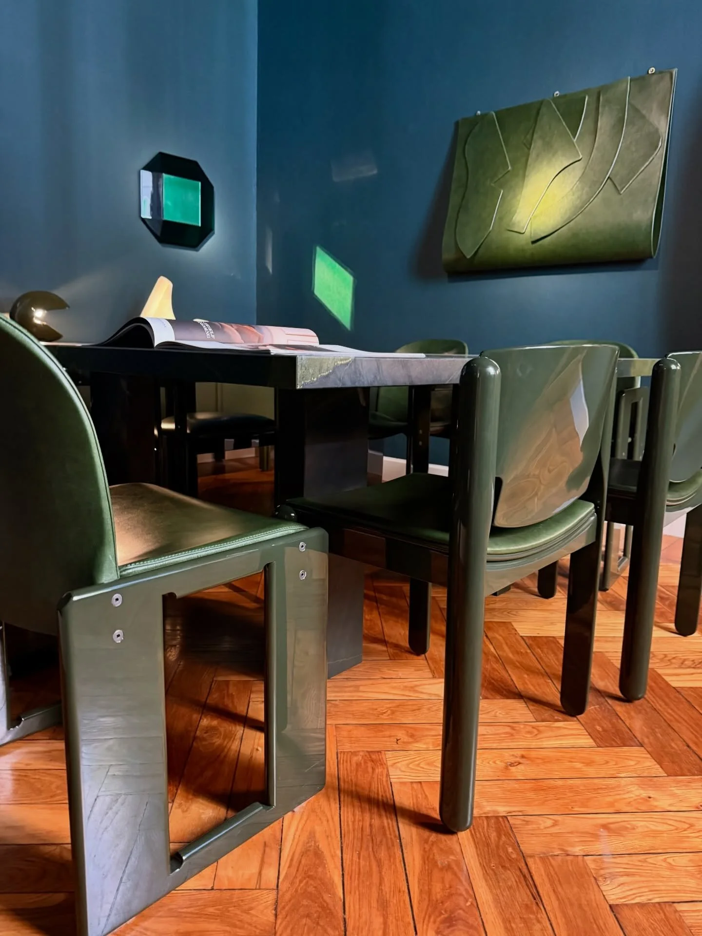 🇮🇹 Ciao Brera 💚
Milan&rsquo;s most bohemian quarter &mdash; cobbled streets, candlelit aperitivo bars, design spilling out of every doorway &mdash; and during Design Week, it becomes something else entirely. We didn&rsquo;t get nearly enough time 