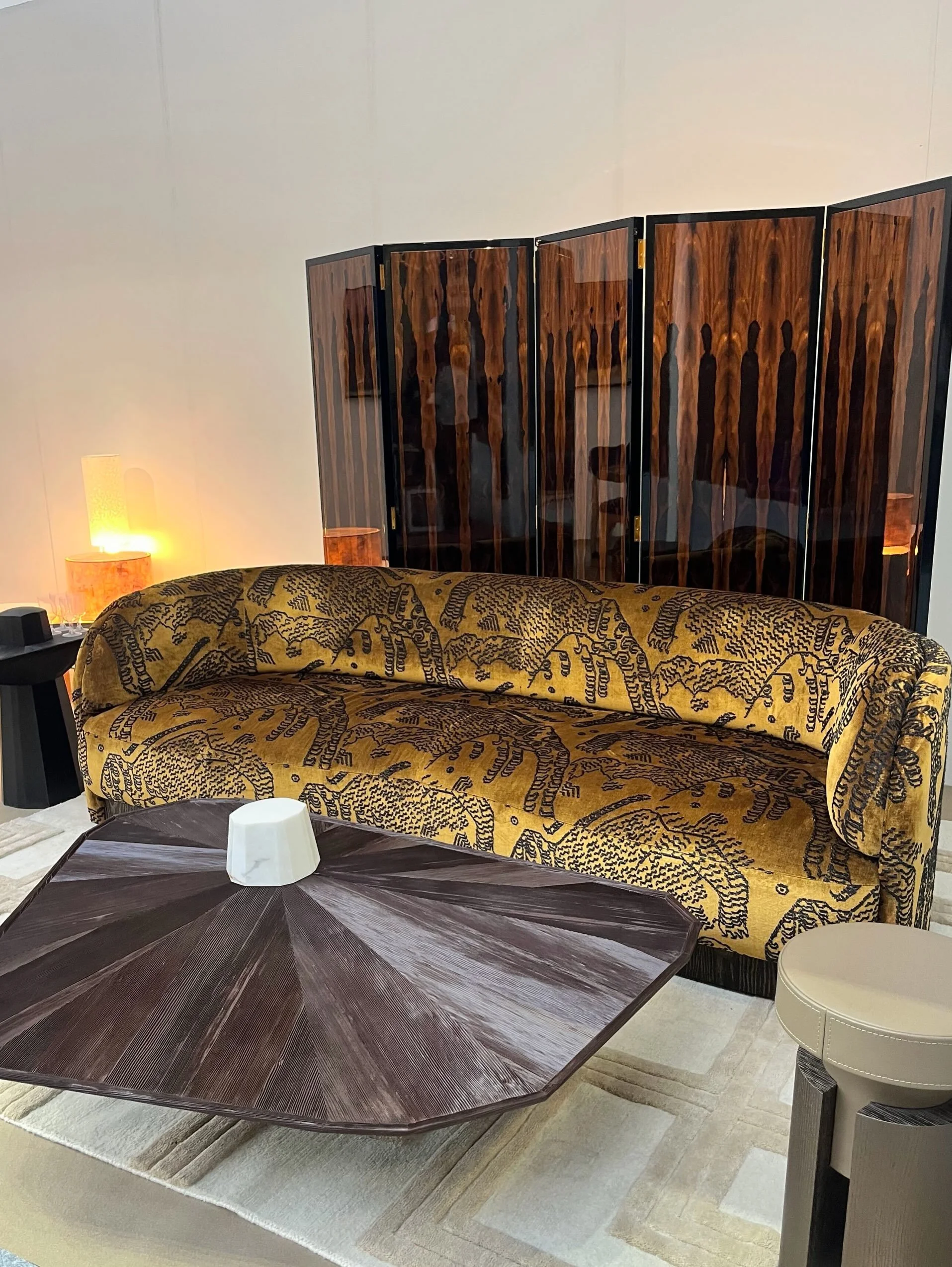 Tuesday outings found us at @decorex_international 

Here are just a few of our favourites that we saw among the endless gorgeously curated scenes!
1. @philippehurel 
2. @andrewmartin_int 
3. @junguklondon 
4. @seriporganicdesign 
5. @iansandersontex