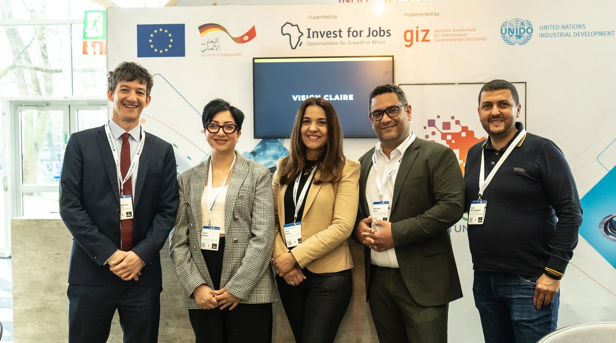 GIZ-Messe-Hannover-Eventfotografie-Präsentation_Gruppenfoto.jpg