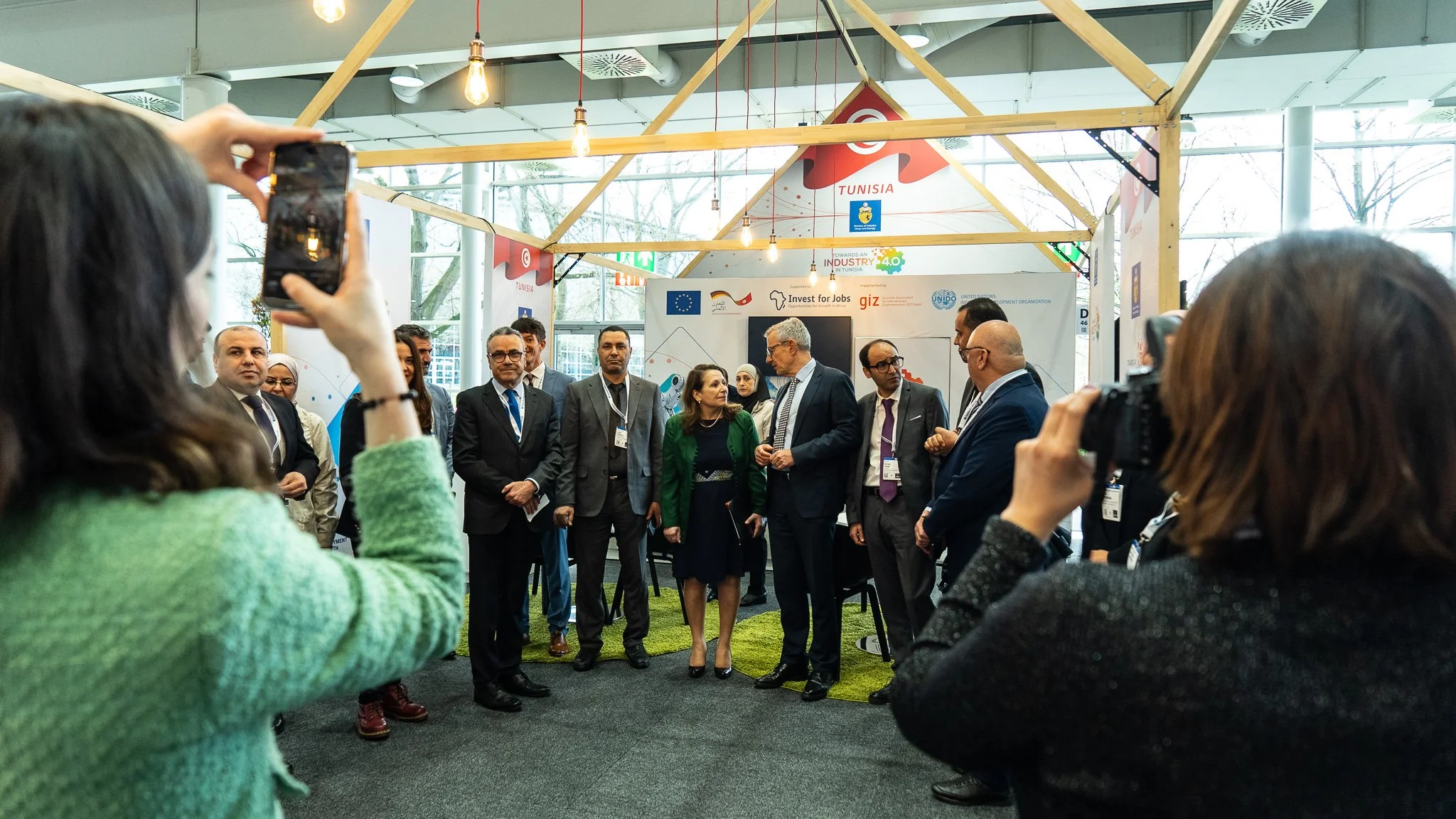 GIZ-Messe-Hannover-Eventfotografie-Präsentation_Gruppen-Foto.jpg
