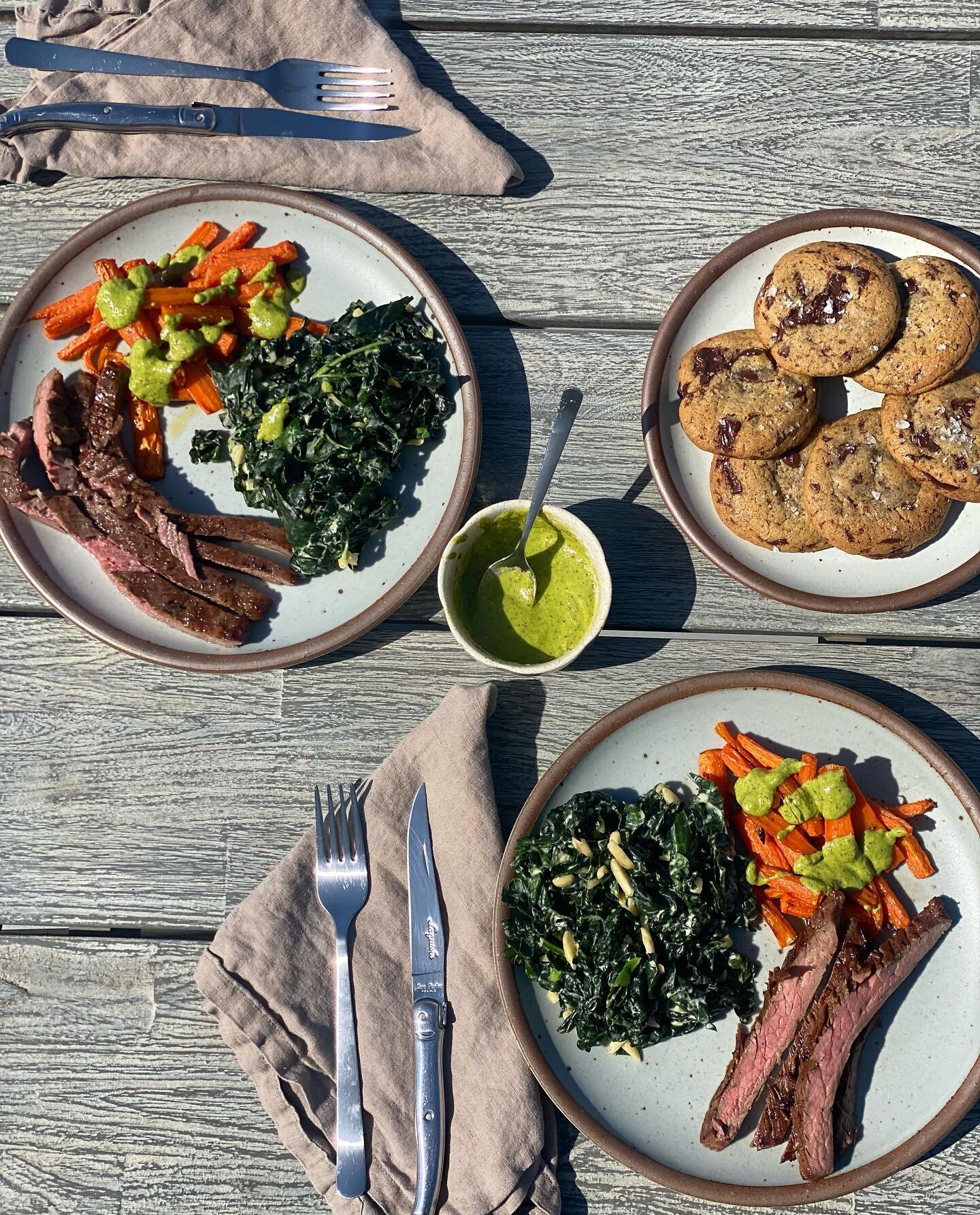 california bbqin&rsquo; class today. i love this menu so much:

burgundy pepper marinated flank steak
roasted carrots with salsa verde
kale salad with tahini avocado dressing
brown butter chocolate chip cookies

this is the perfect meal in my eyes, a
