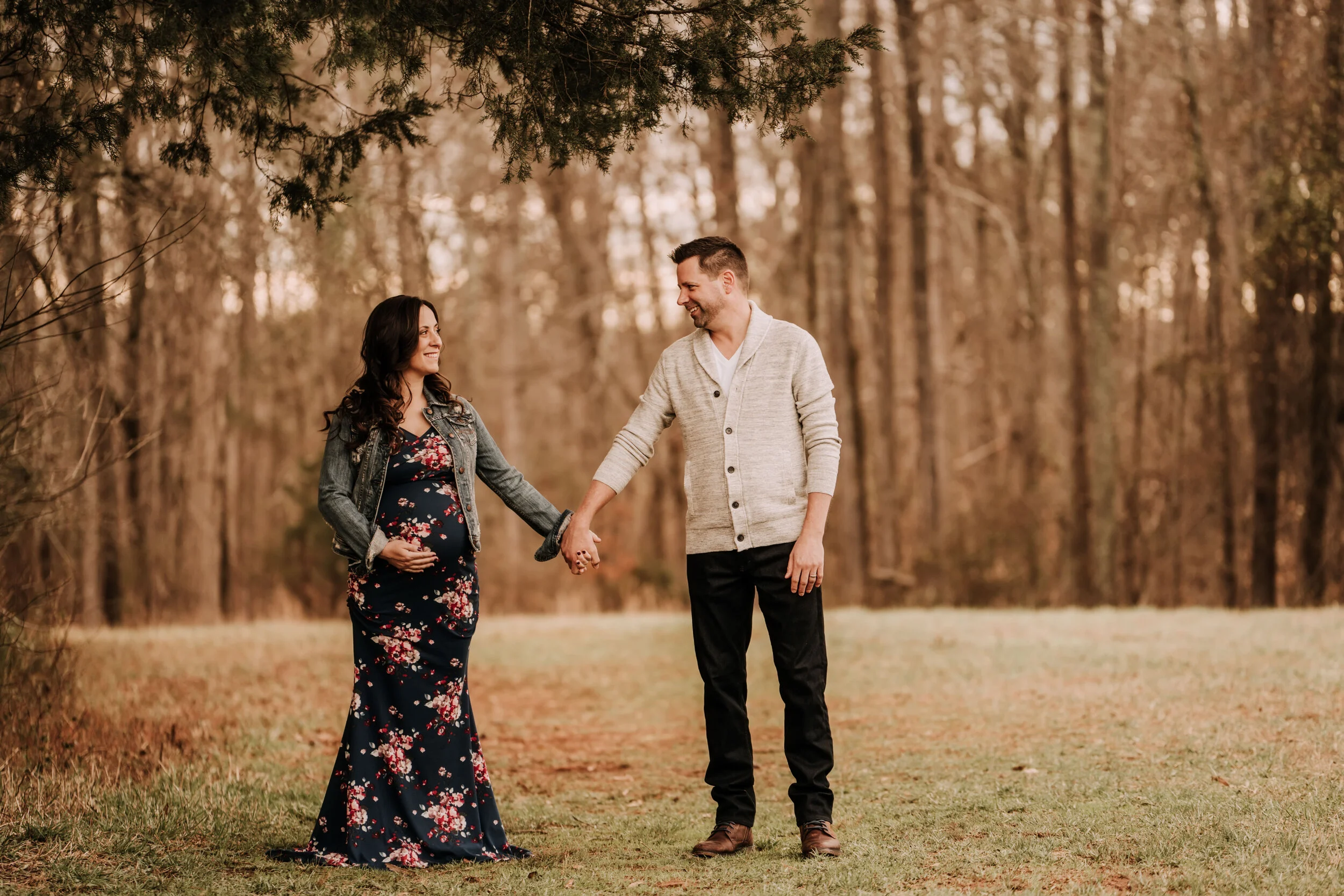 WHAT TO EXPECT FROM YOUR OUTDOOR MATERNITY SESSION 