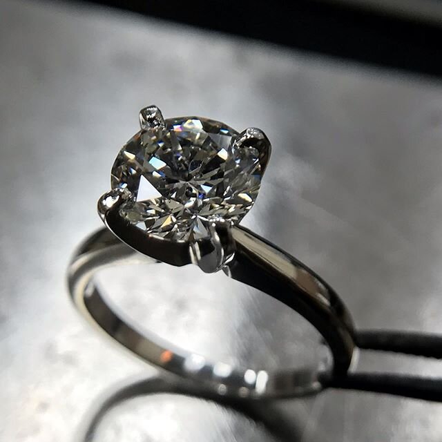 Gorgeous!😍😍 #anemonijewelers #localjeweler #delawarejeweler #hockessin #hockessinde #hockessinjeweler #handmadejewelry #handmaderings #customjewelry #customrings #goldrings #whitegoldrings #engagementring #engagementringideas #solitarediamond #soli