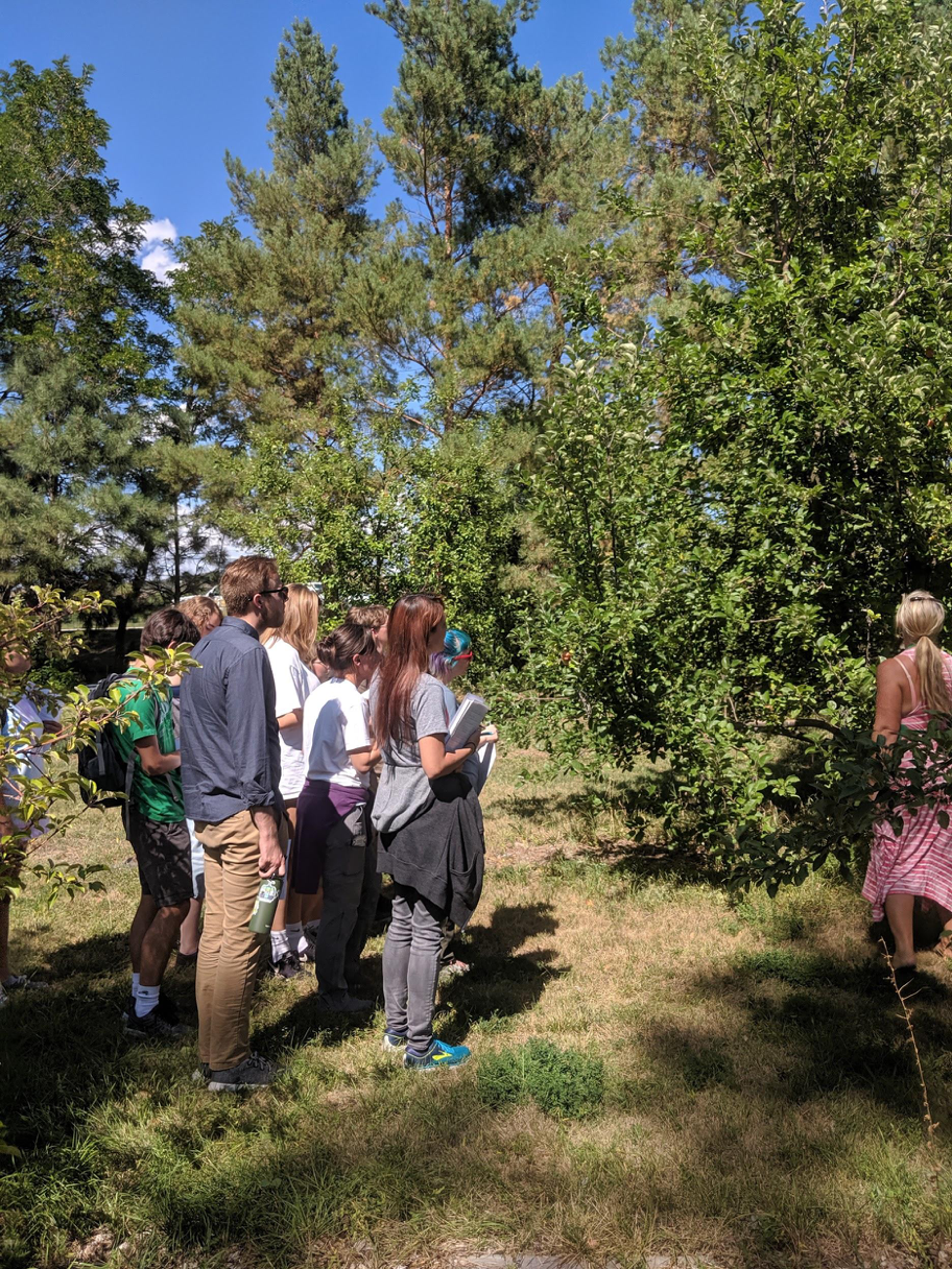 EBIO 1250 visits the YaYa Orchard in Hygiene