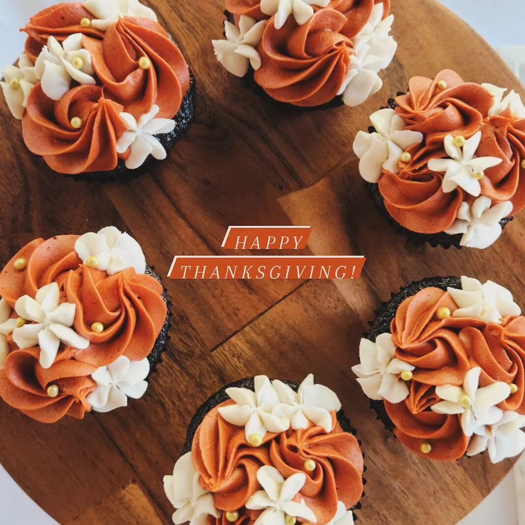 Happy Thanksgiving!! And thank you for all of your support throughout the year, we couldn't have done it without you guys 🧡
.
.
.
.
.
.
#finaleefloralcakes #happythanksgivng #thanksgiving #thanksgivingday #blessed #supportsmallbusiness #thankyou #th