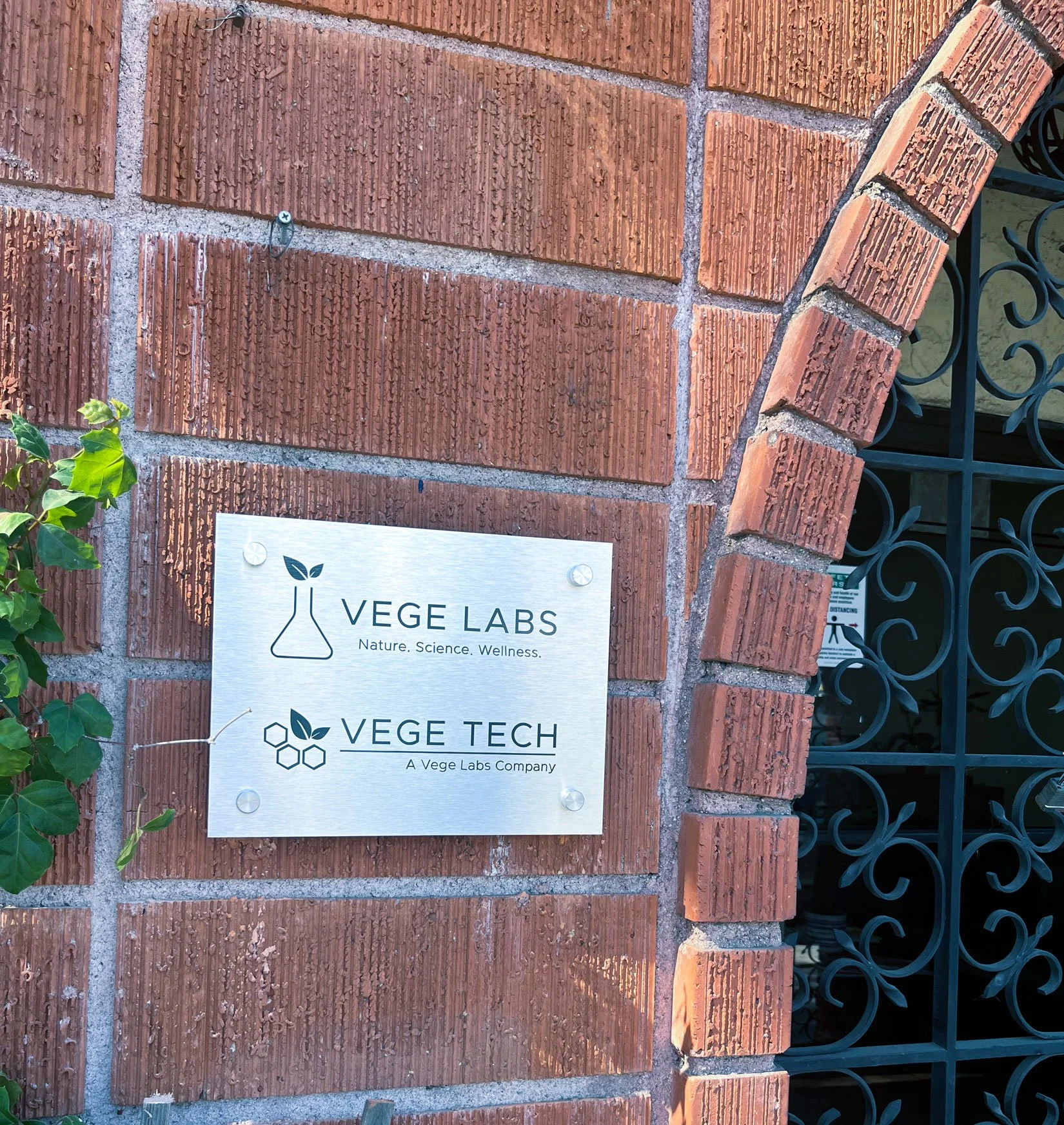 Bldg Sign VL2 1650W.jpg