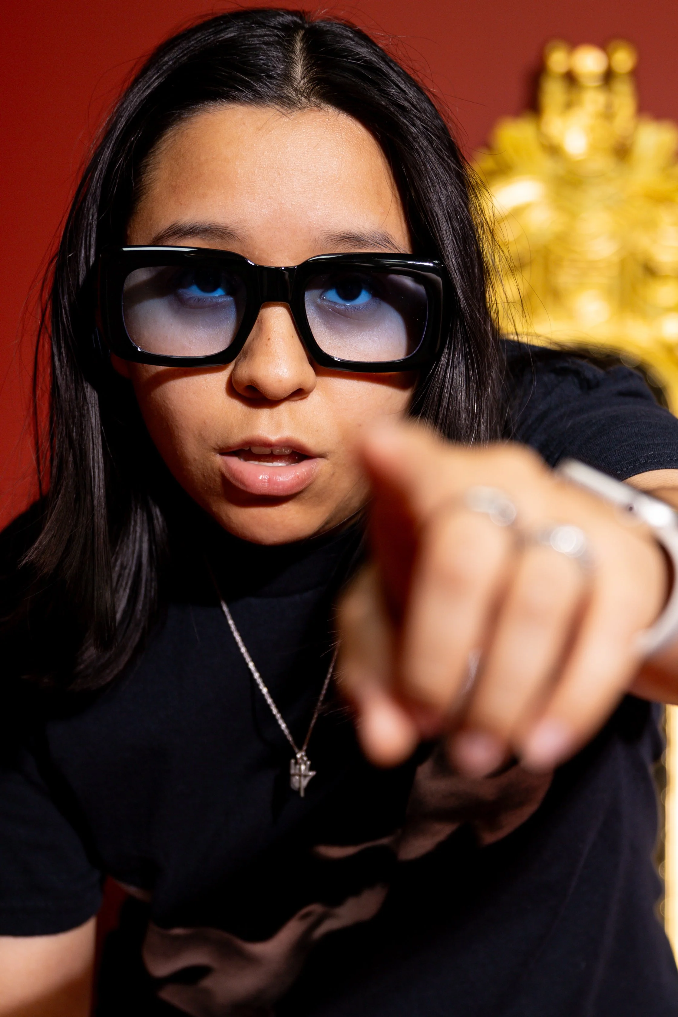 ADAMARIZ RETURNS TO HER BILINGUAL ROOTS WITH “SOLO TU”
