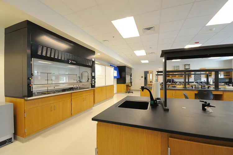 Belhaven Fitzhugh Lab fitzhgh+053.jpg